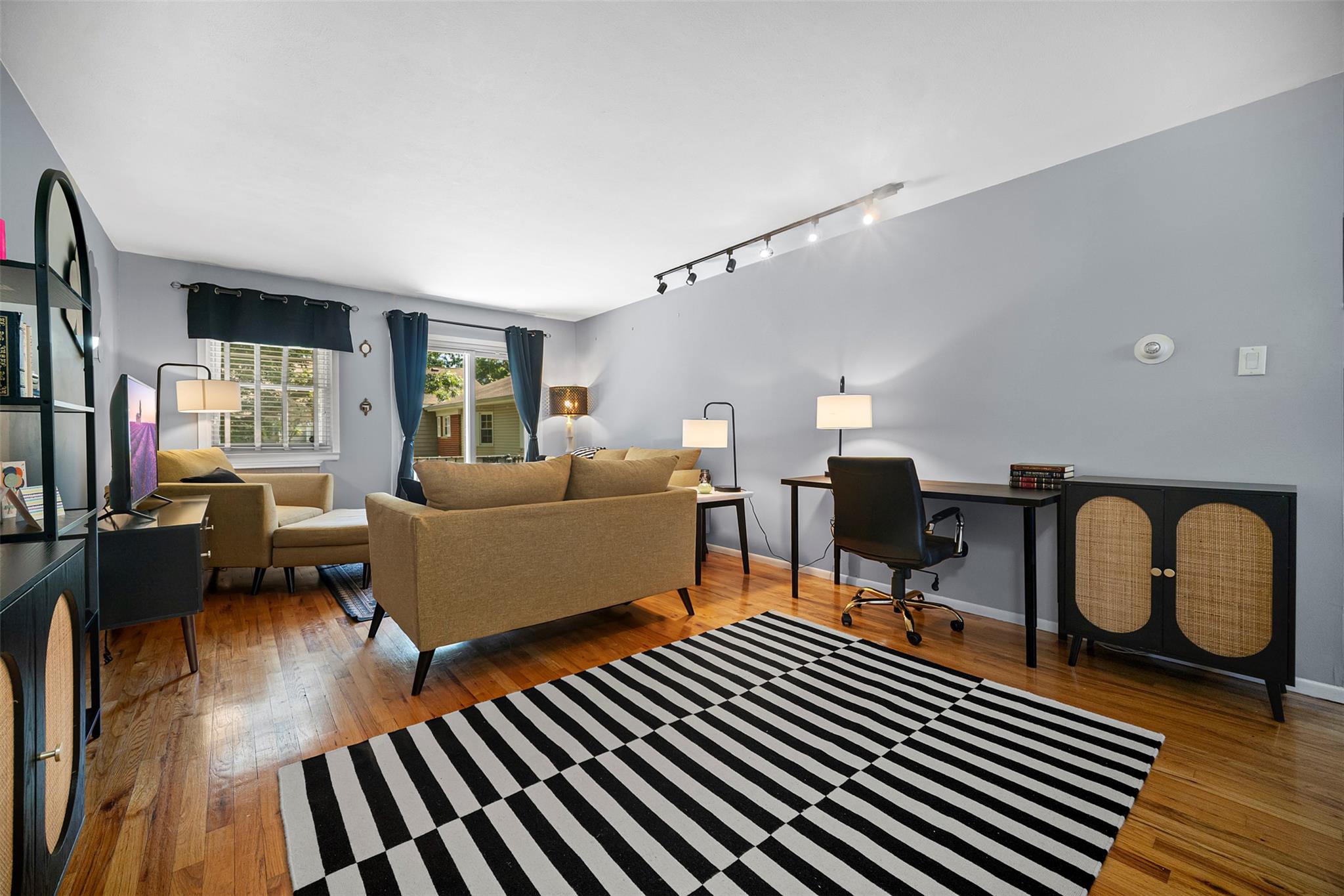 #8 photo, 2413 Wilshire Lane, 東長島 Oakdale , NY 11769