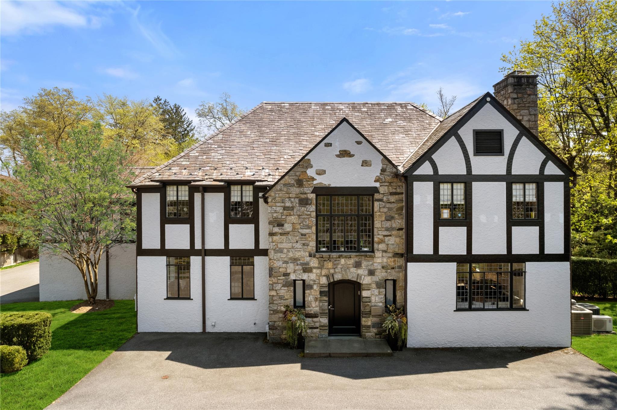 #2 photo, 38 Park Road, Scarsdale , NY 10583