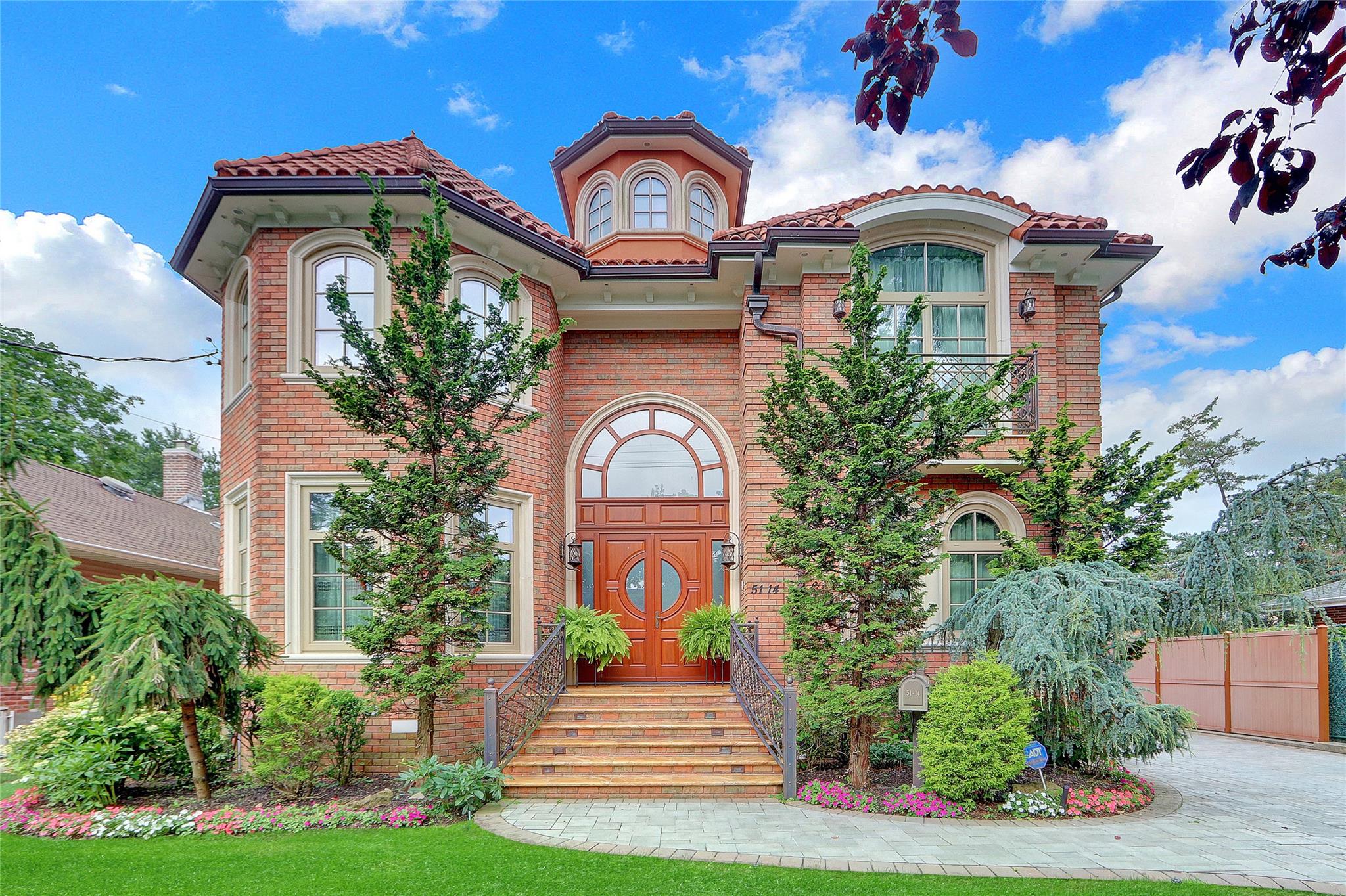 #1 photo, 51-14 244 Street, 皇后區 道格拉斯頓 Douglaston , NY 11362