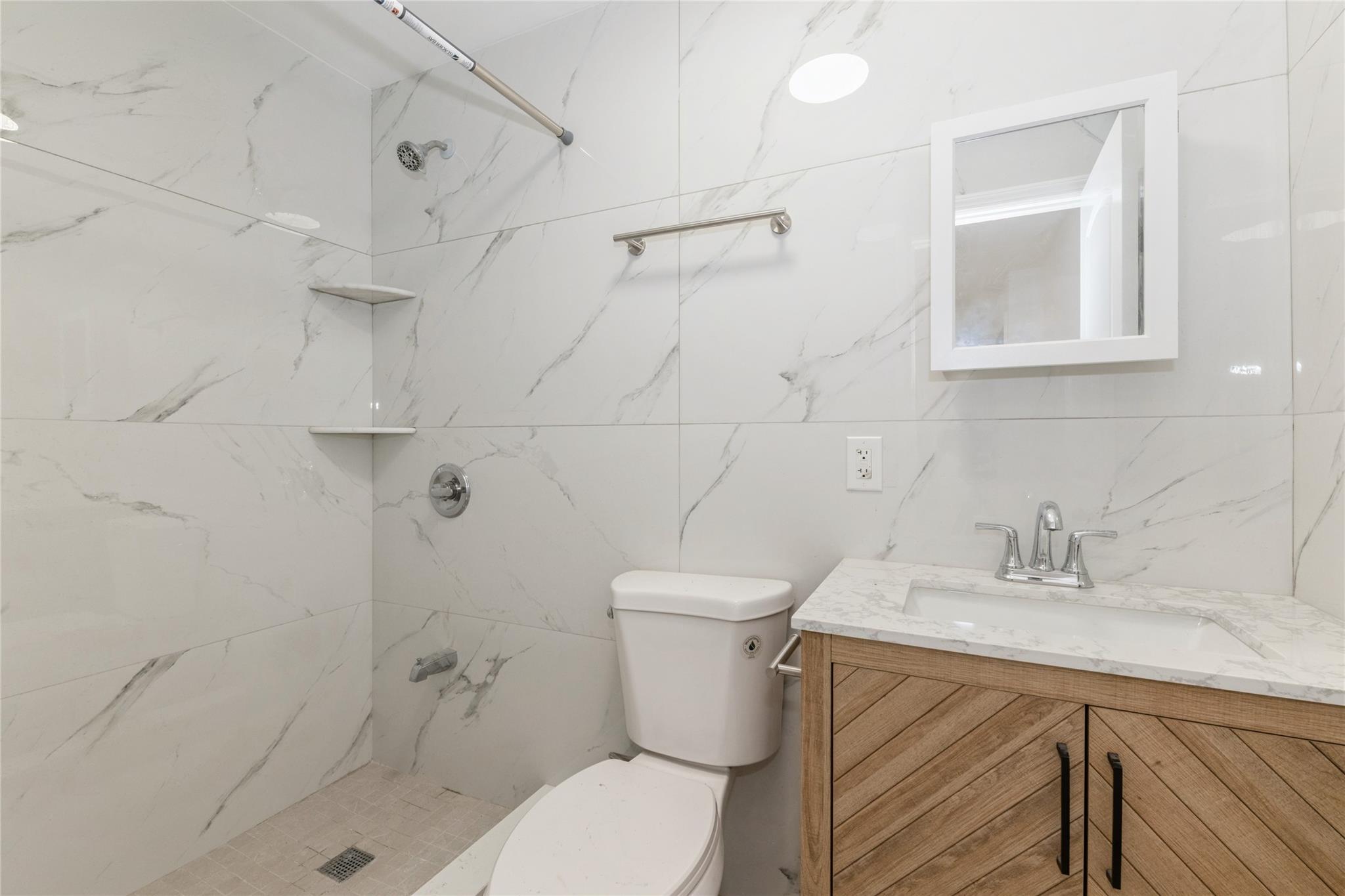 #18 photo, 10337 52nd Avenue, 皇后區 可樂娜 Corona , NY 11368