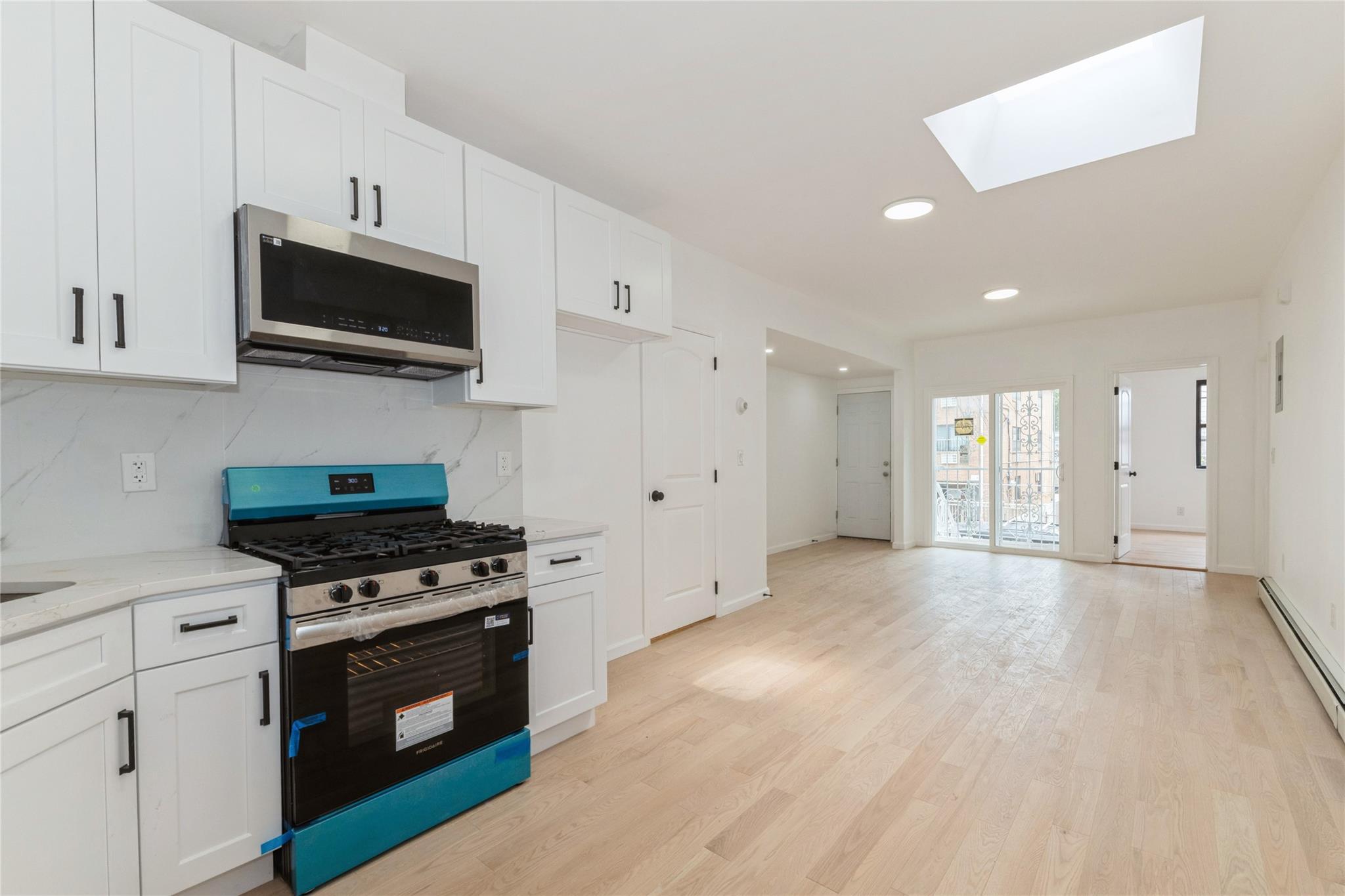 #4 photo, 10337 52nd Avenue, 皇后區 可樂娜 Corona , NY 11368