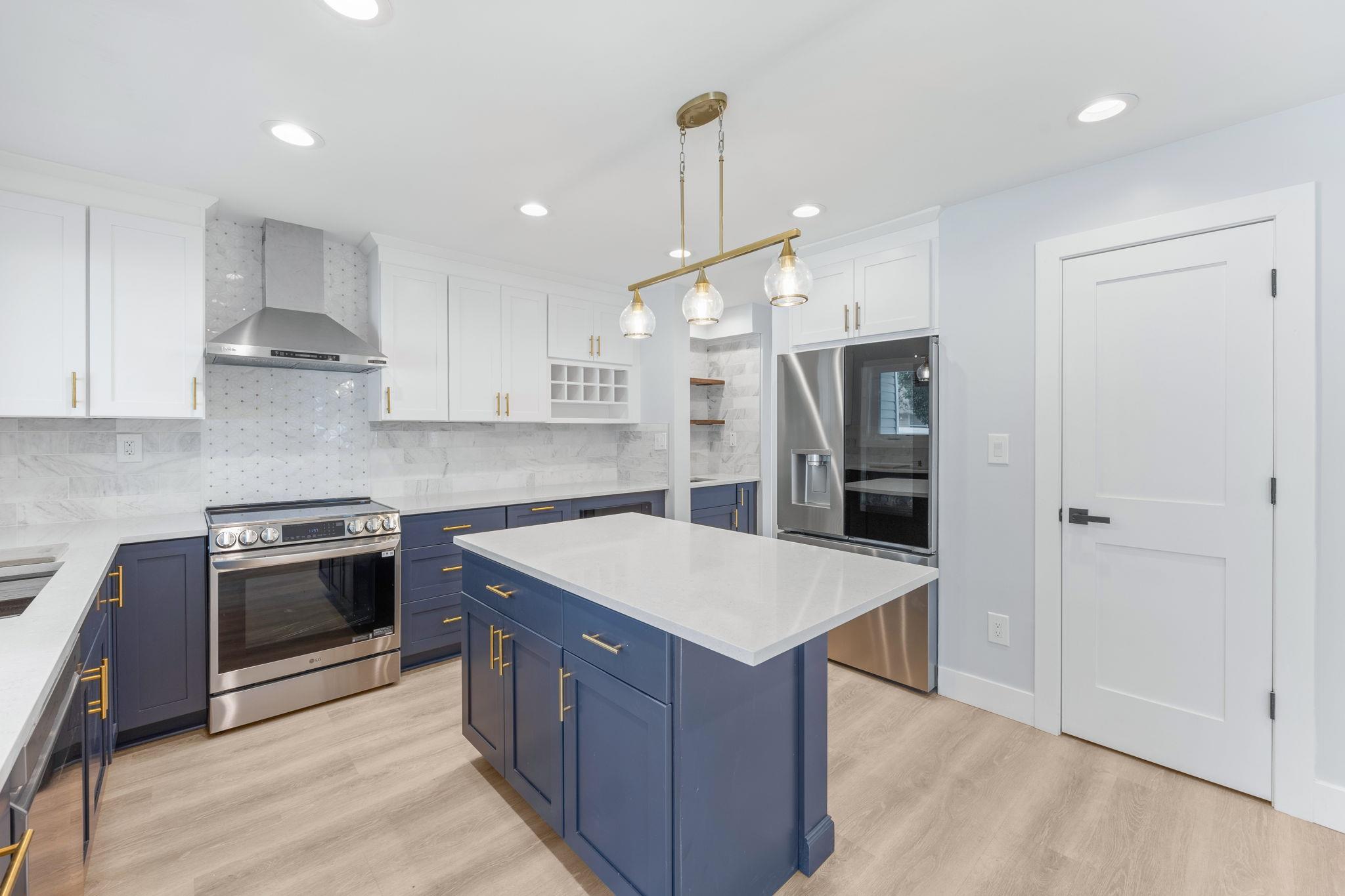 #10 photo, 39 Stirrup Lane, Levittown , NY 11756