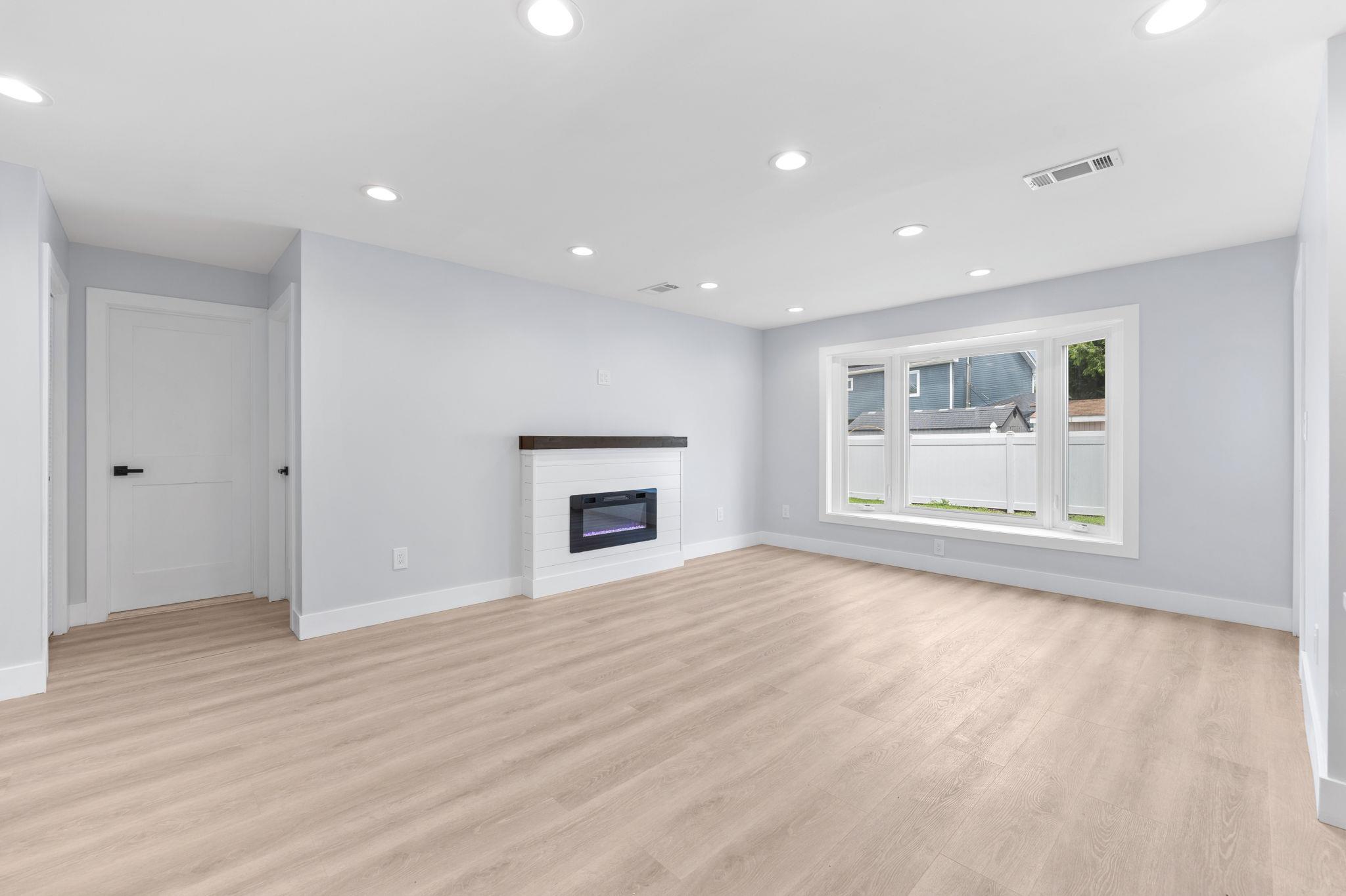 #16 photo, 39 Stirrup Lane, Levittown , NY 11756