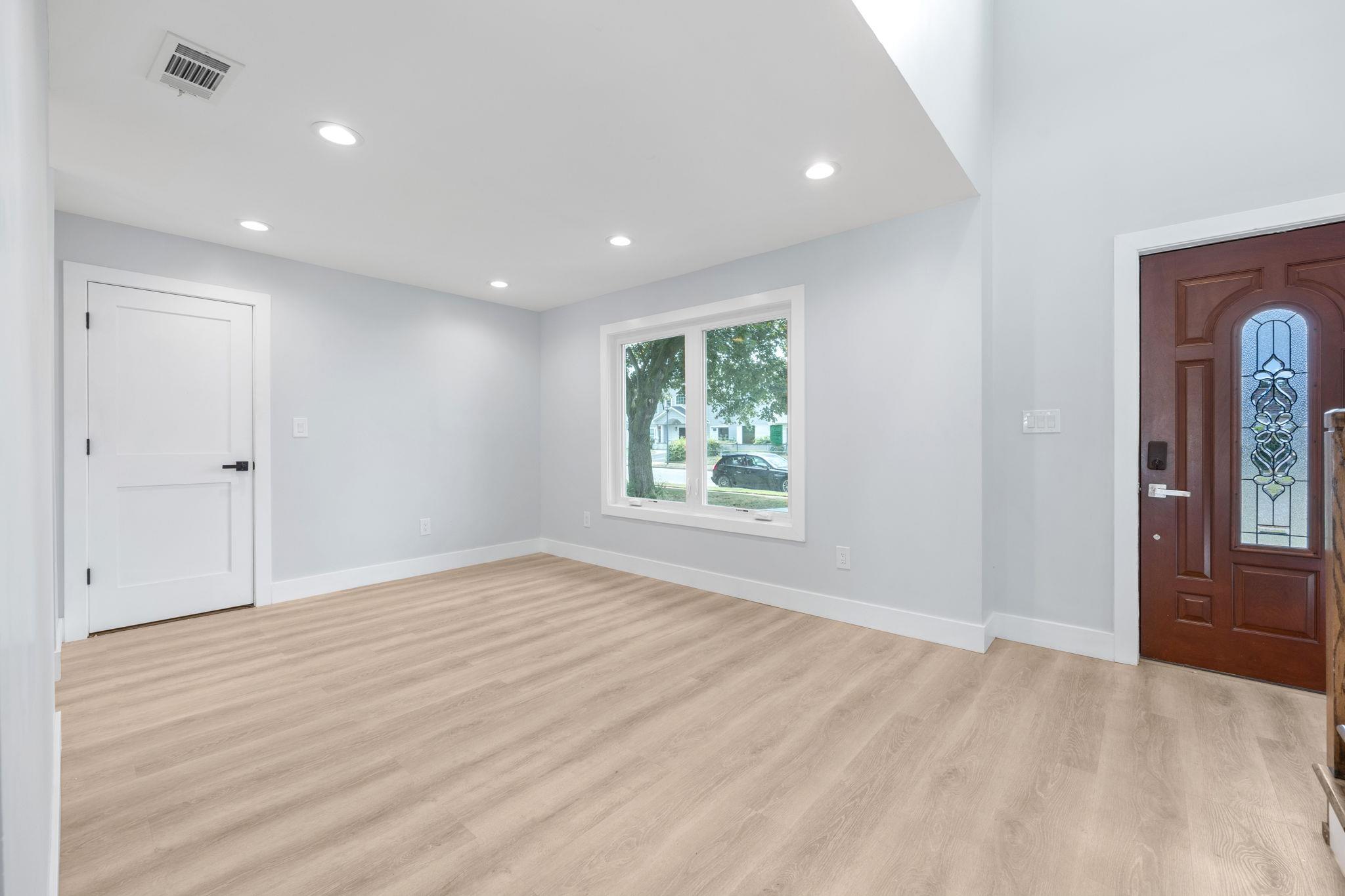 #7 photo, 39 Stirrup Lane, Levittown , NY 11756