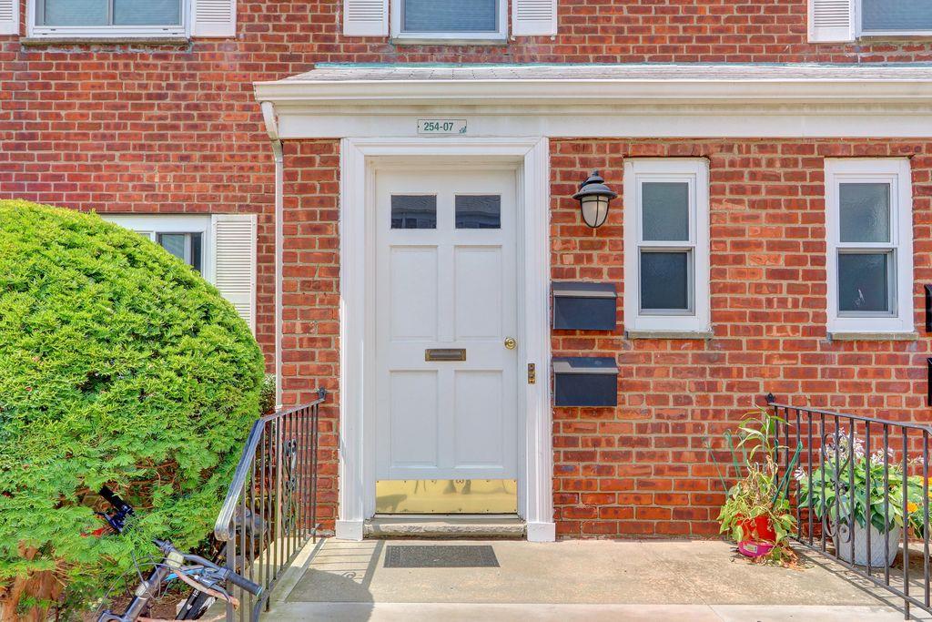 #2 photo, 254-07 74th AVE, 皇后區 Glen Oaks , NY 11004