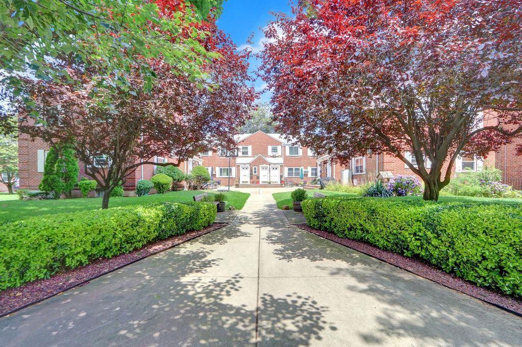 #4 photo, 254-07 74th AVE, 皇后區 Glen Oaks , NY 11004