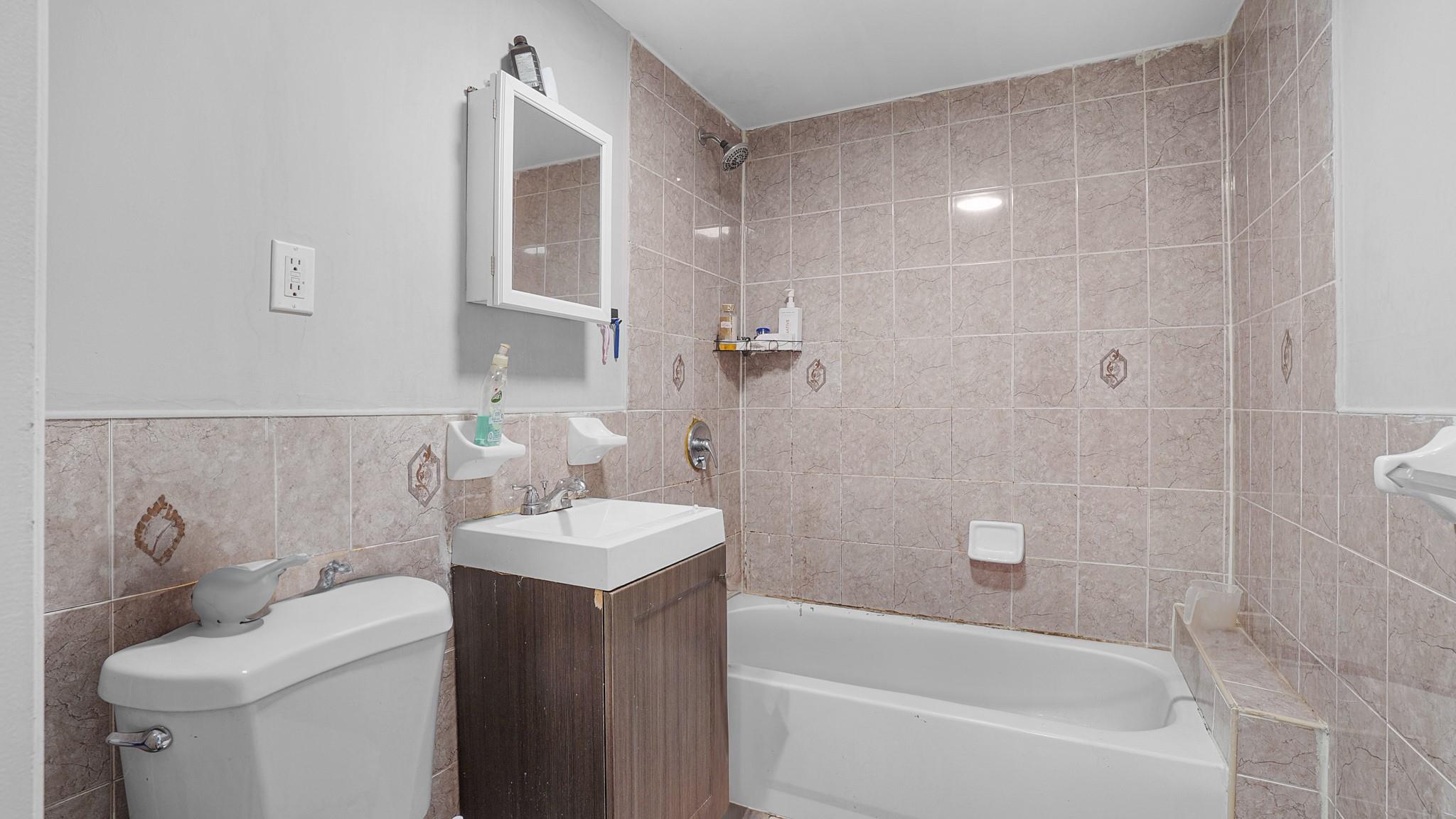 #10 photo, 93 E 57th Street, 브루클린 Brooklyn , NY 11203