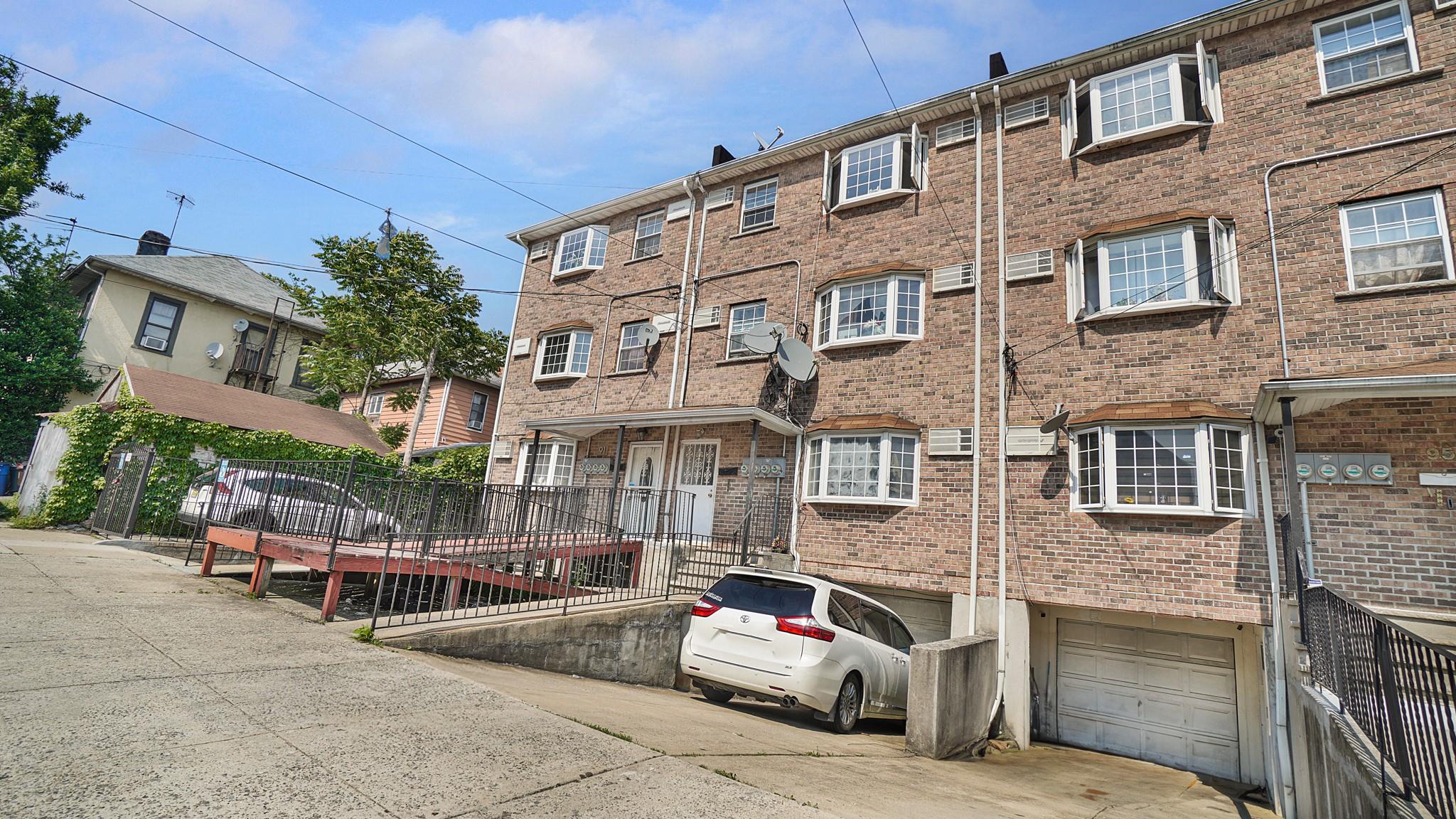 #2 photo, 93 E 57th Street, 브루클린 Brooklyn , NY 11203