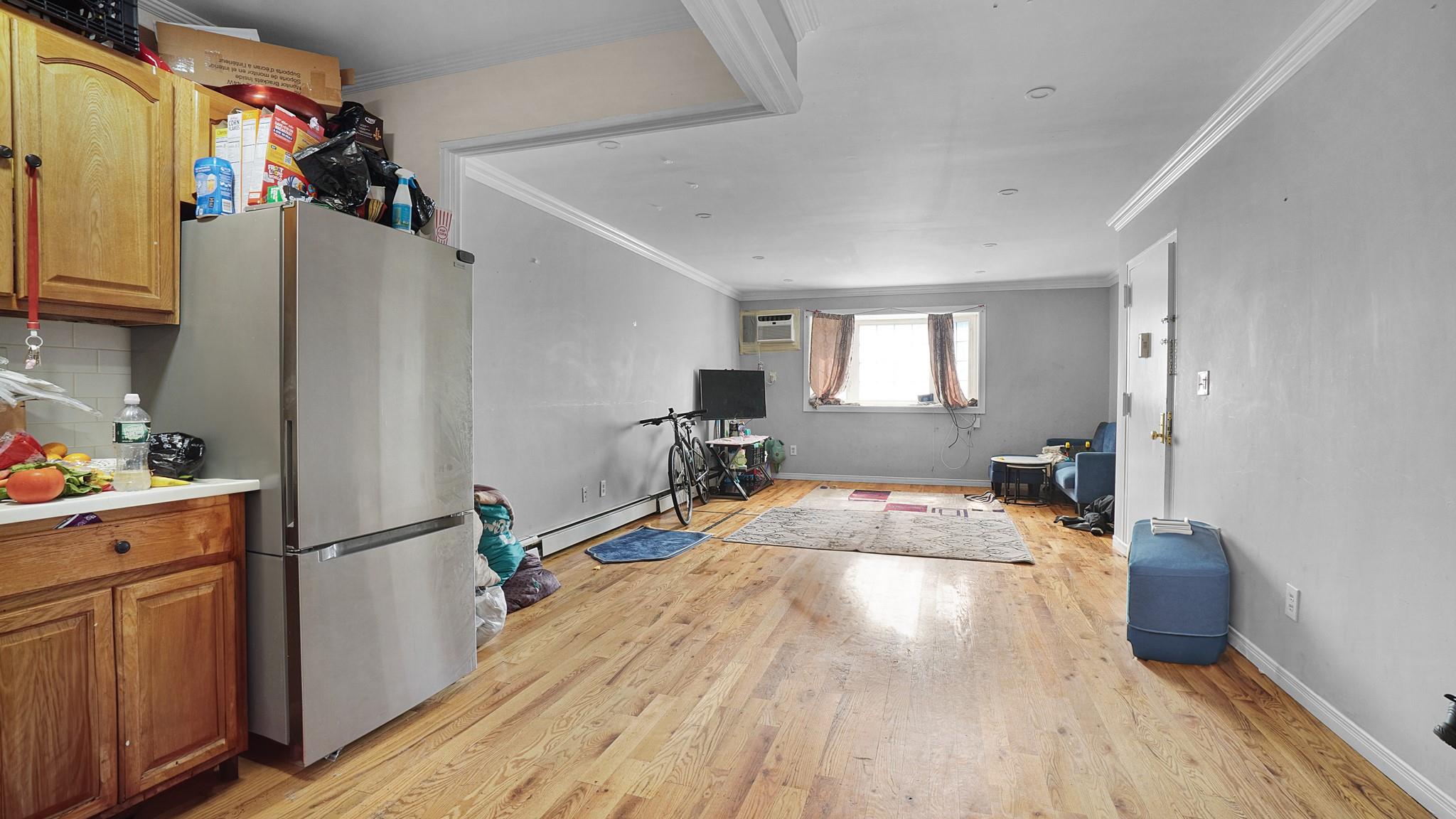 #9 photo, 93 E 57th Street, 브루클린 Brooklyn , NY 11203