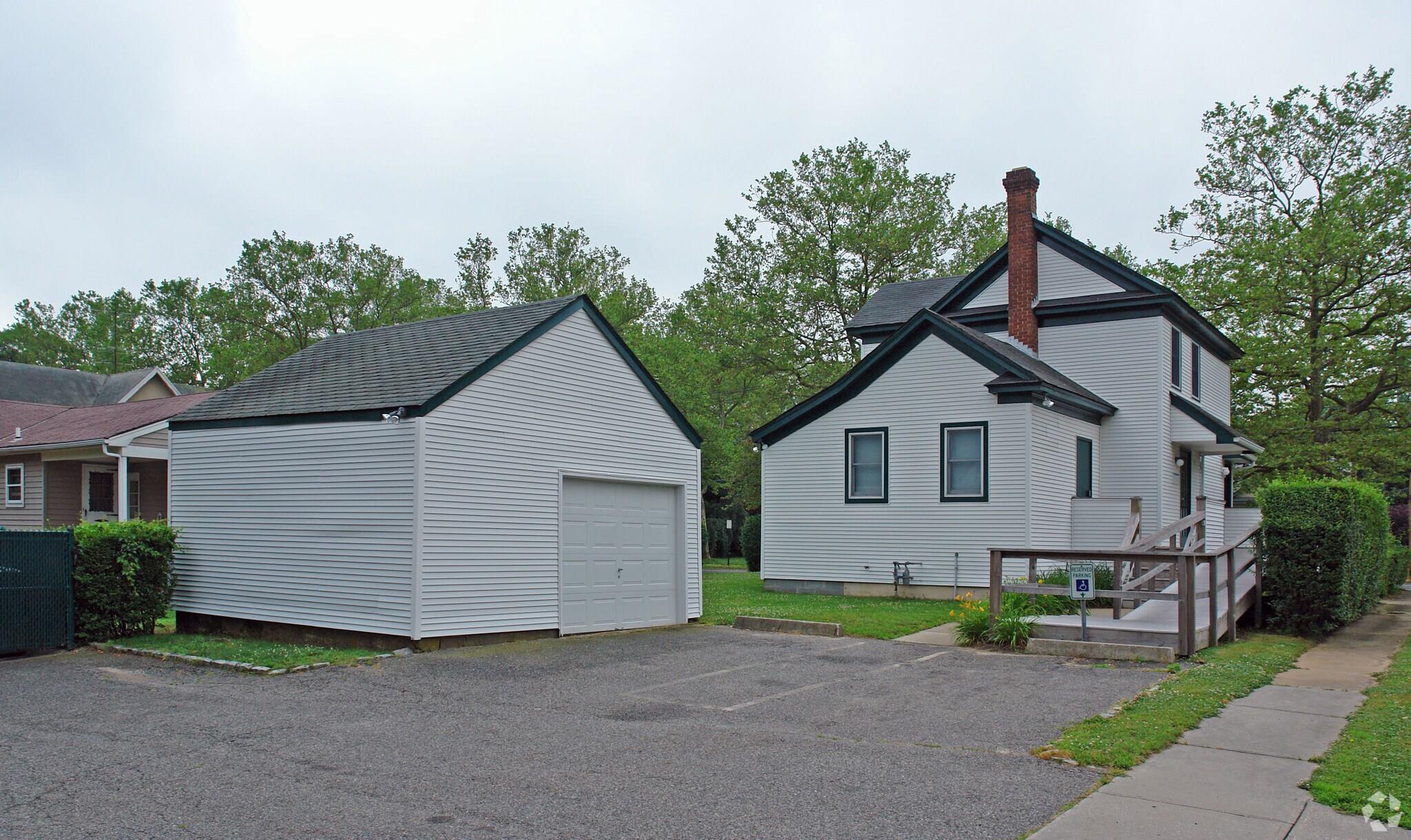 #2 photo, 1228 Roanoke Avenue, サフォーク郡 Riverhead , NY 11901