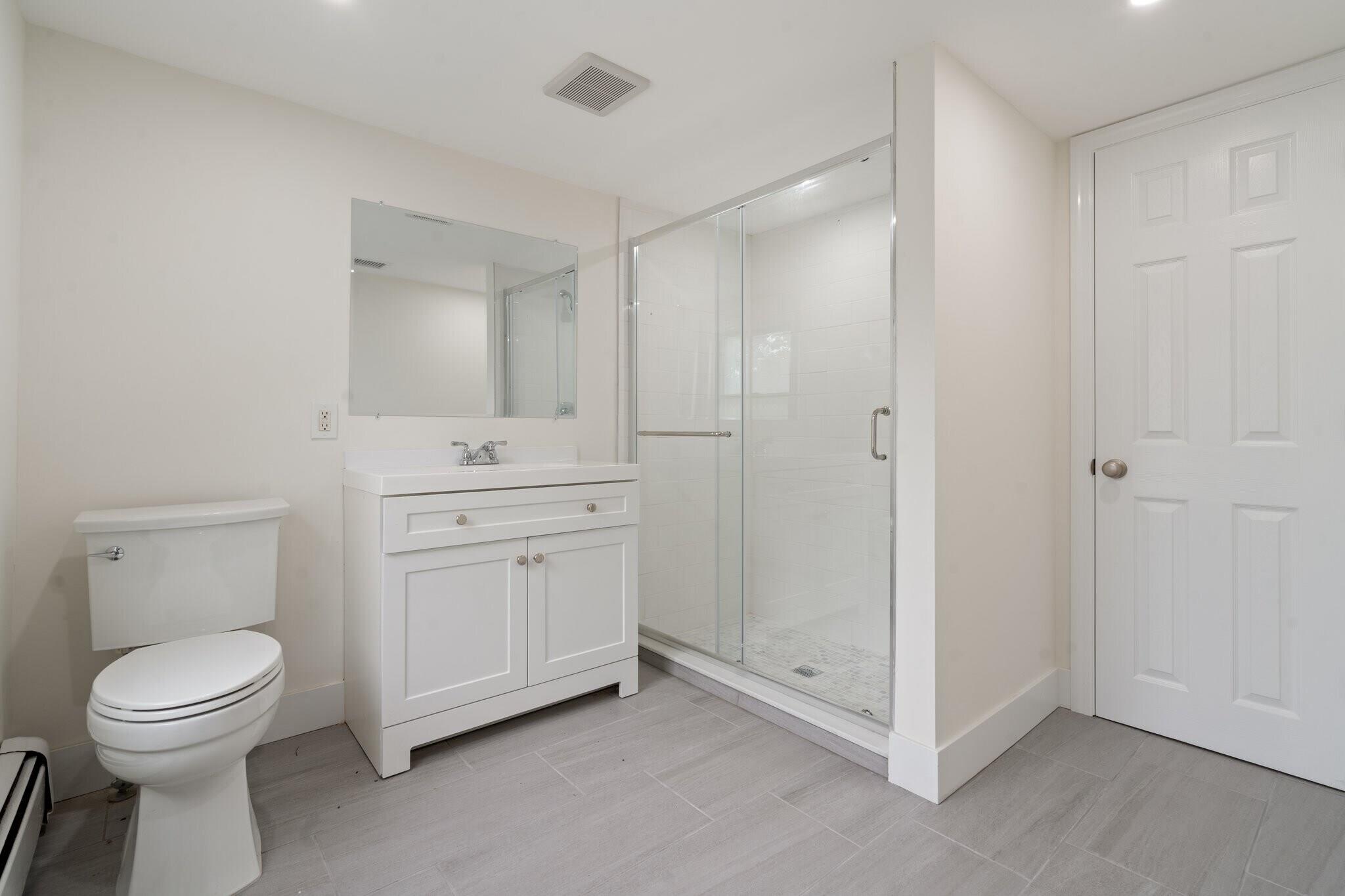 #4 photo, 1228 Roanoke Avenue, サフォーク郡 Riverhead , NY 11901