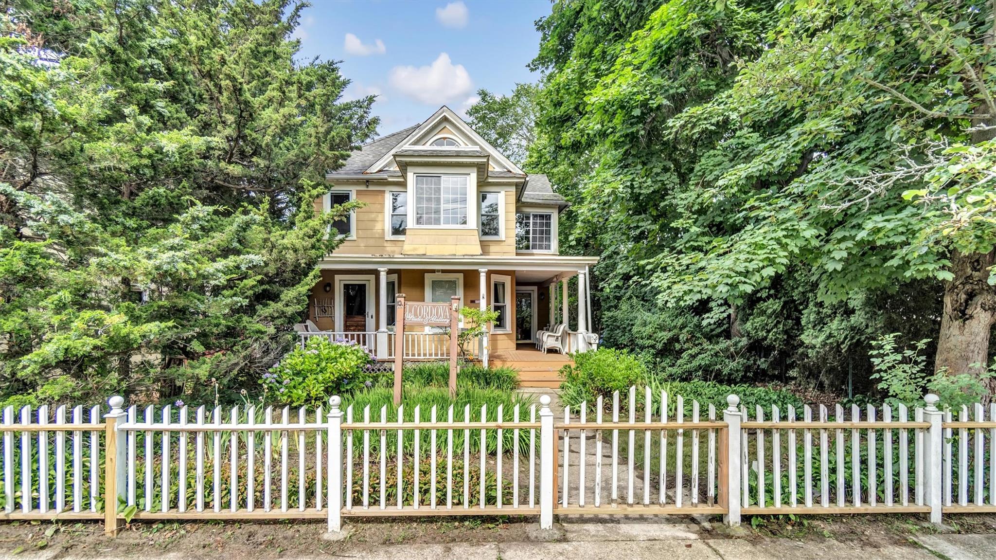 #1 photo, 538 Main Road, Greenport , NY 11944