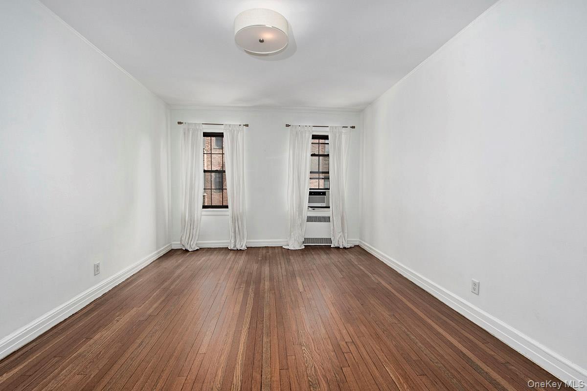 #16 photo, 35 Parkview Avenue, Bronxville , NY 10708