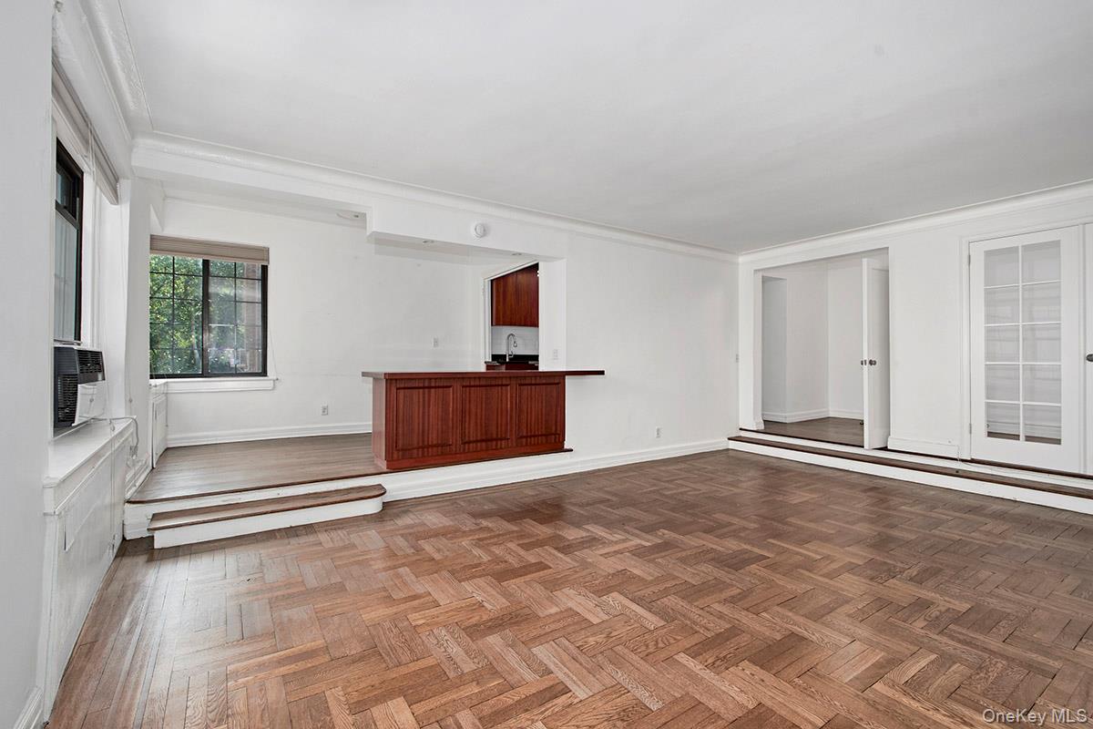 #6 photo, 35 Parkview Avenue, Bronxville , NY 10708