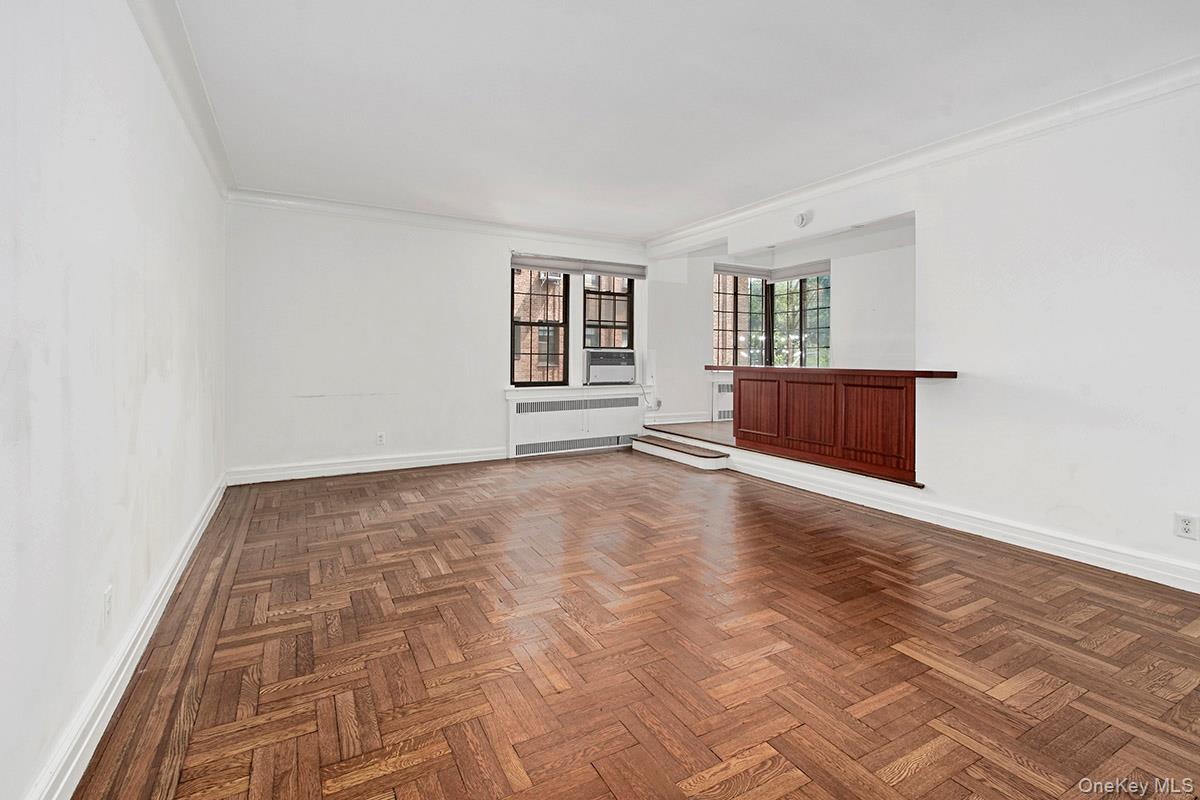 #7 photo, 35 Parkview Avenue, Bronxville , NY 10708