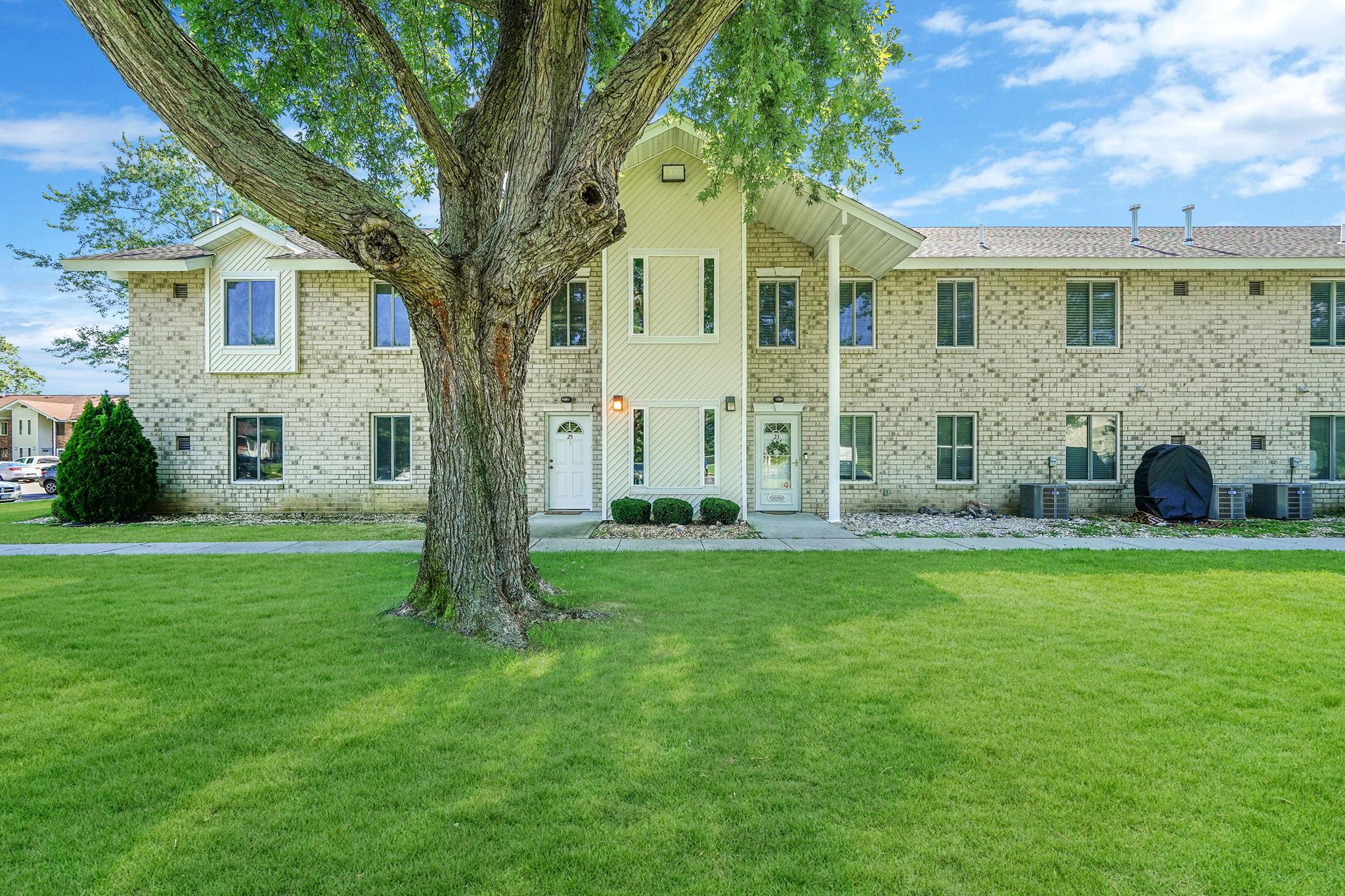 #1 photo, 24 El Camino Court, 東長島 科勒姆 Coram , NY 11727