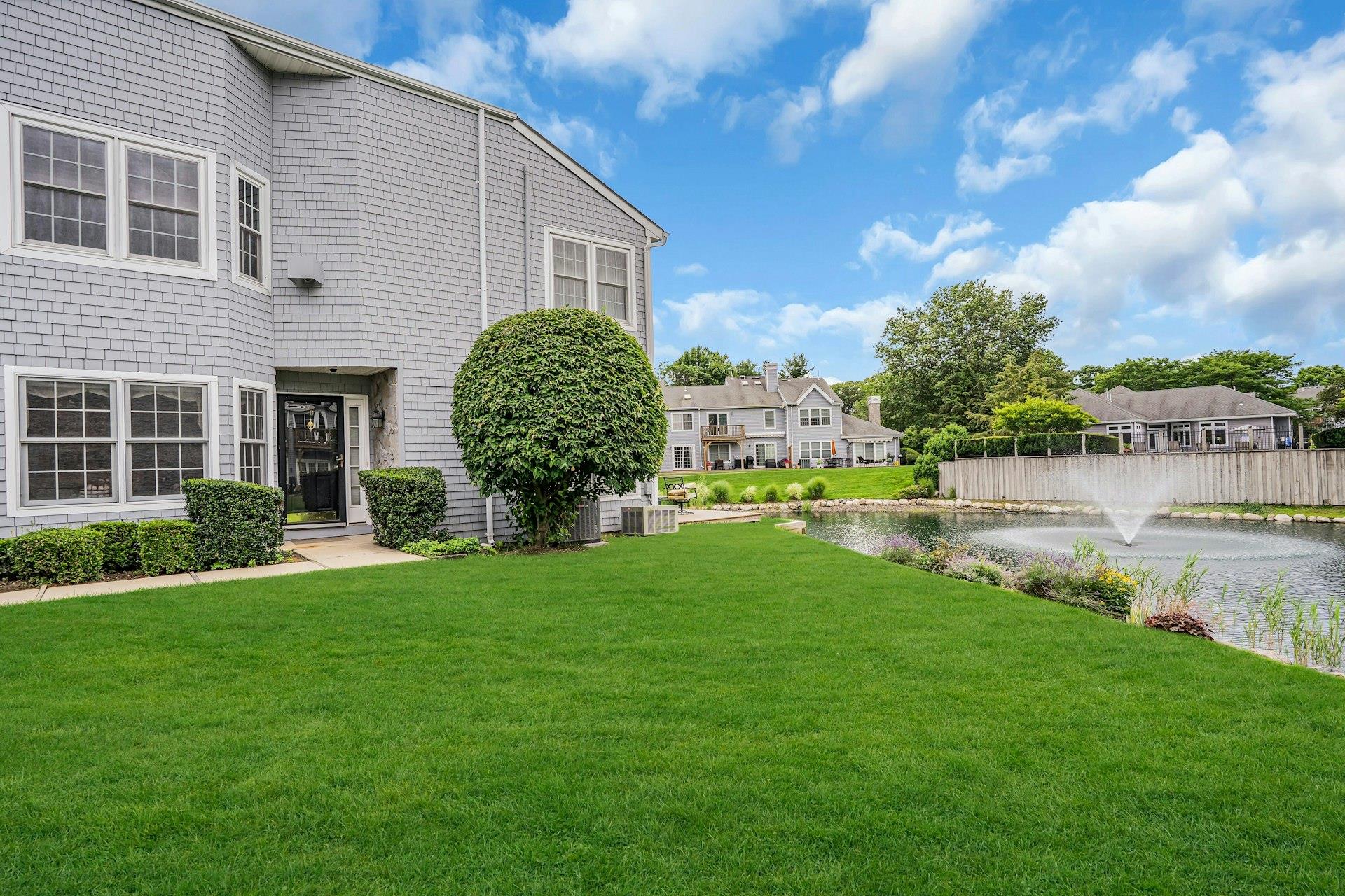 #1 photo, 20 Lakebridge Drive, 東長島 Kings Park , NY 11754
