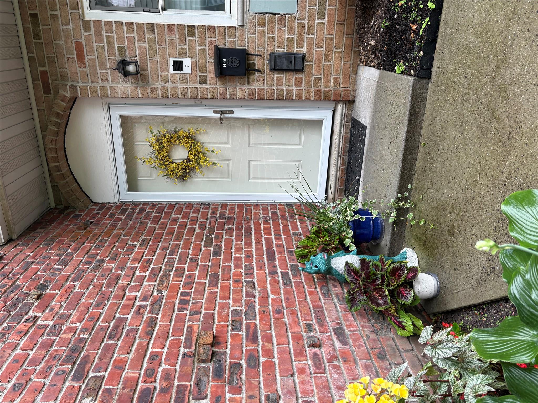 #1 photo, 25 Glen Hollow Drive, Holtsville , NY 11742