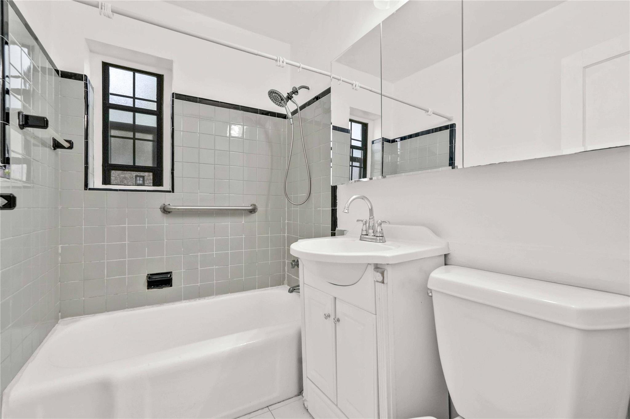 #19 photo, 144-18 78th Avenue, クイーンズ区 Flushing , NY 11367