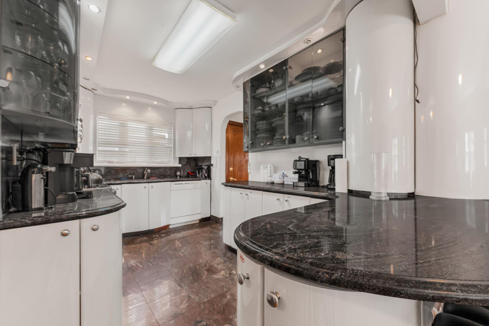 #12 photo, 7562 177th Street, Fresh Meadows , NY 11366