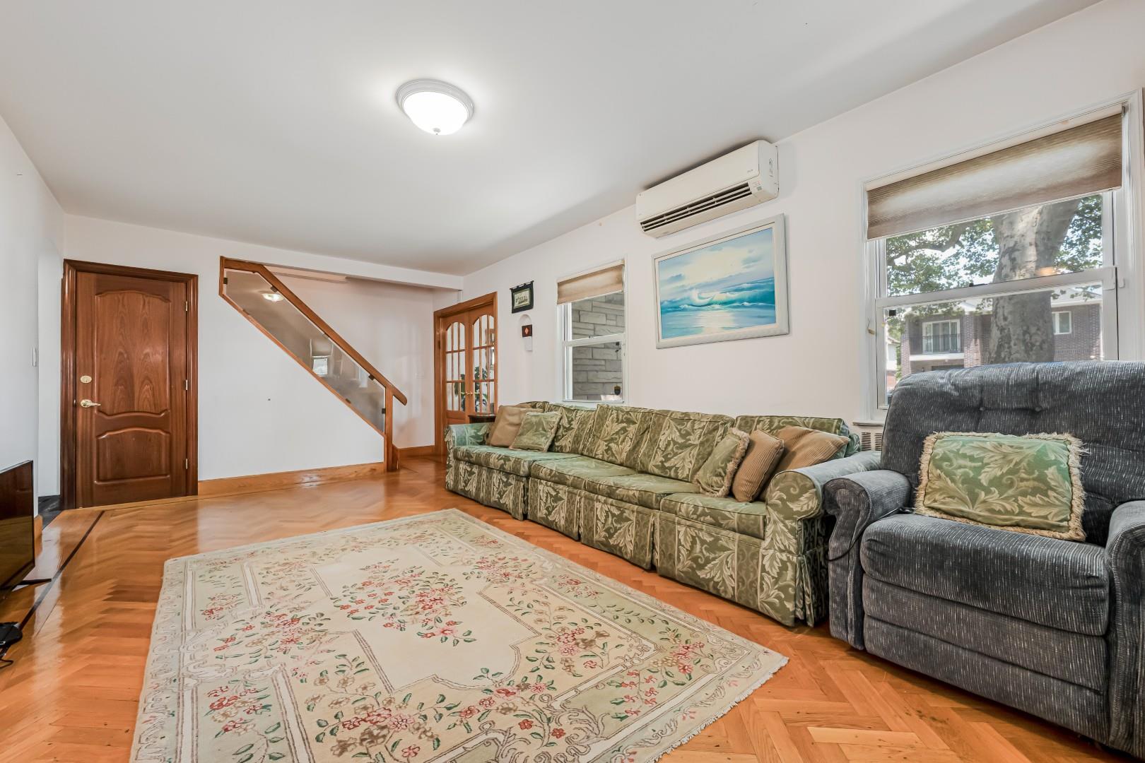 #7 photo, 7562 177th Street, Fresh Meadows , NY 11366