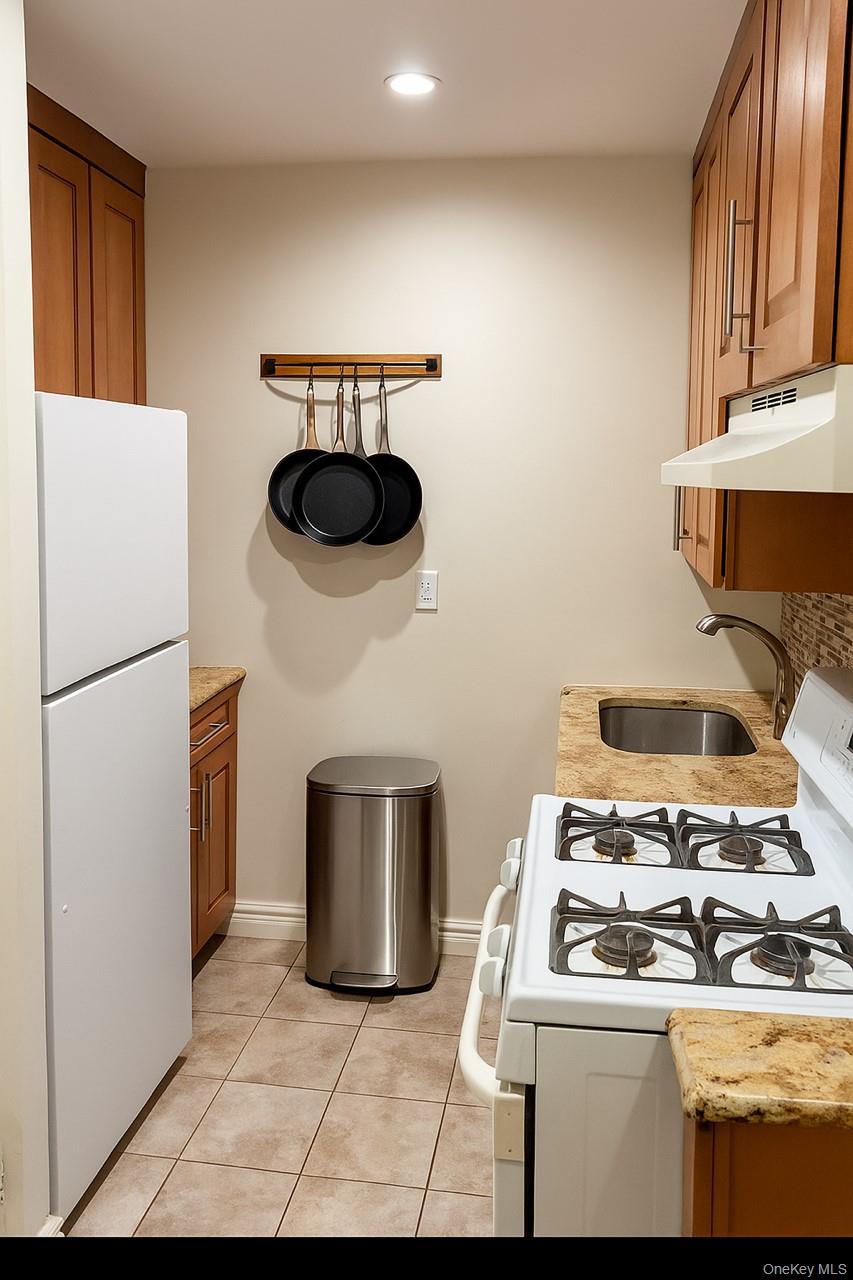 #4 photo, 2295 Palmer Avenue, New Rochelle , NY 10801