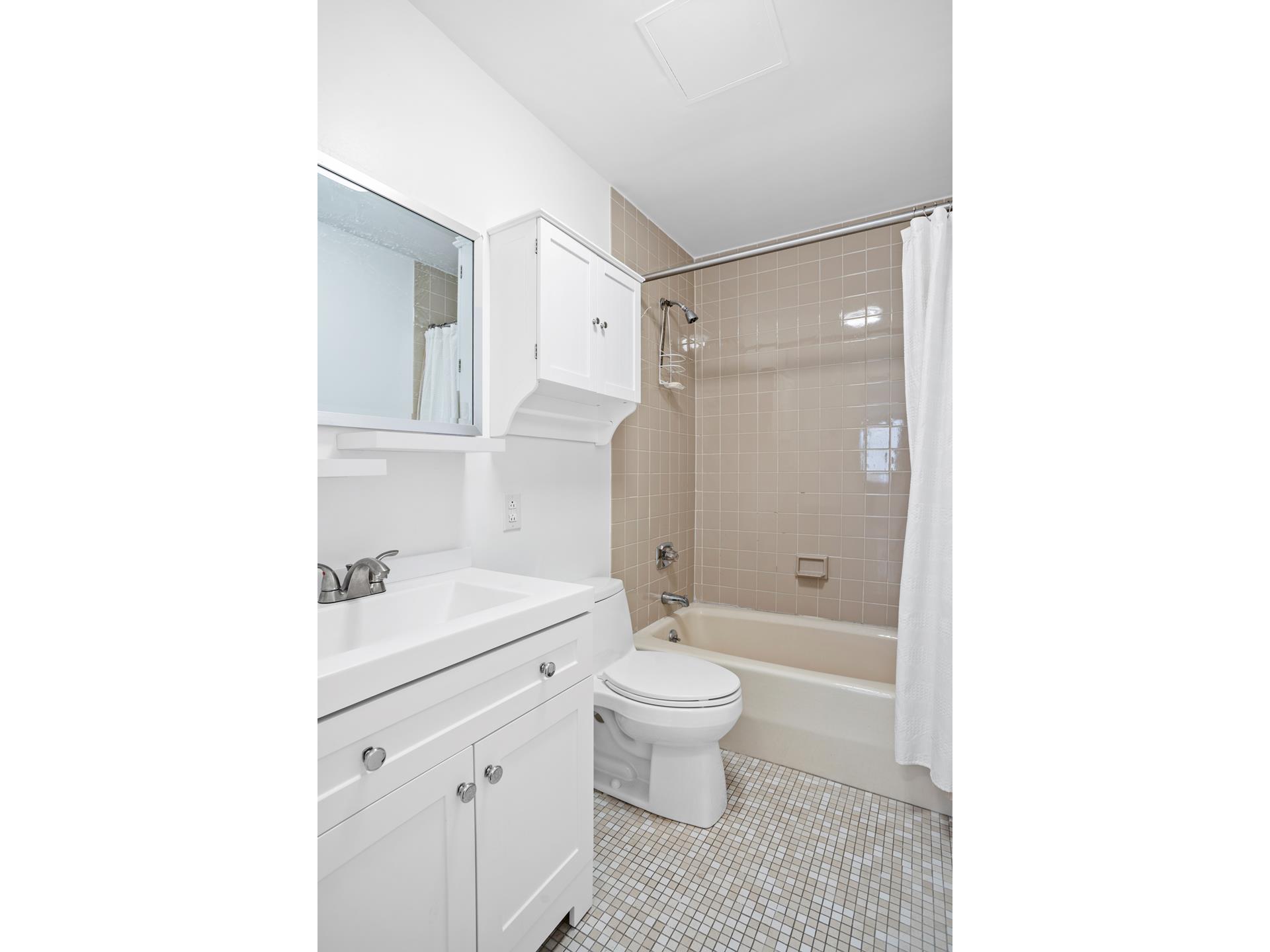 #7 photo, 153 E 87TH Street, マンハッタン Carnegie Hill , NY 10128