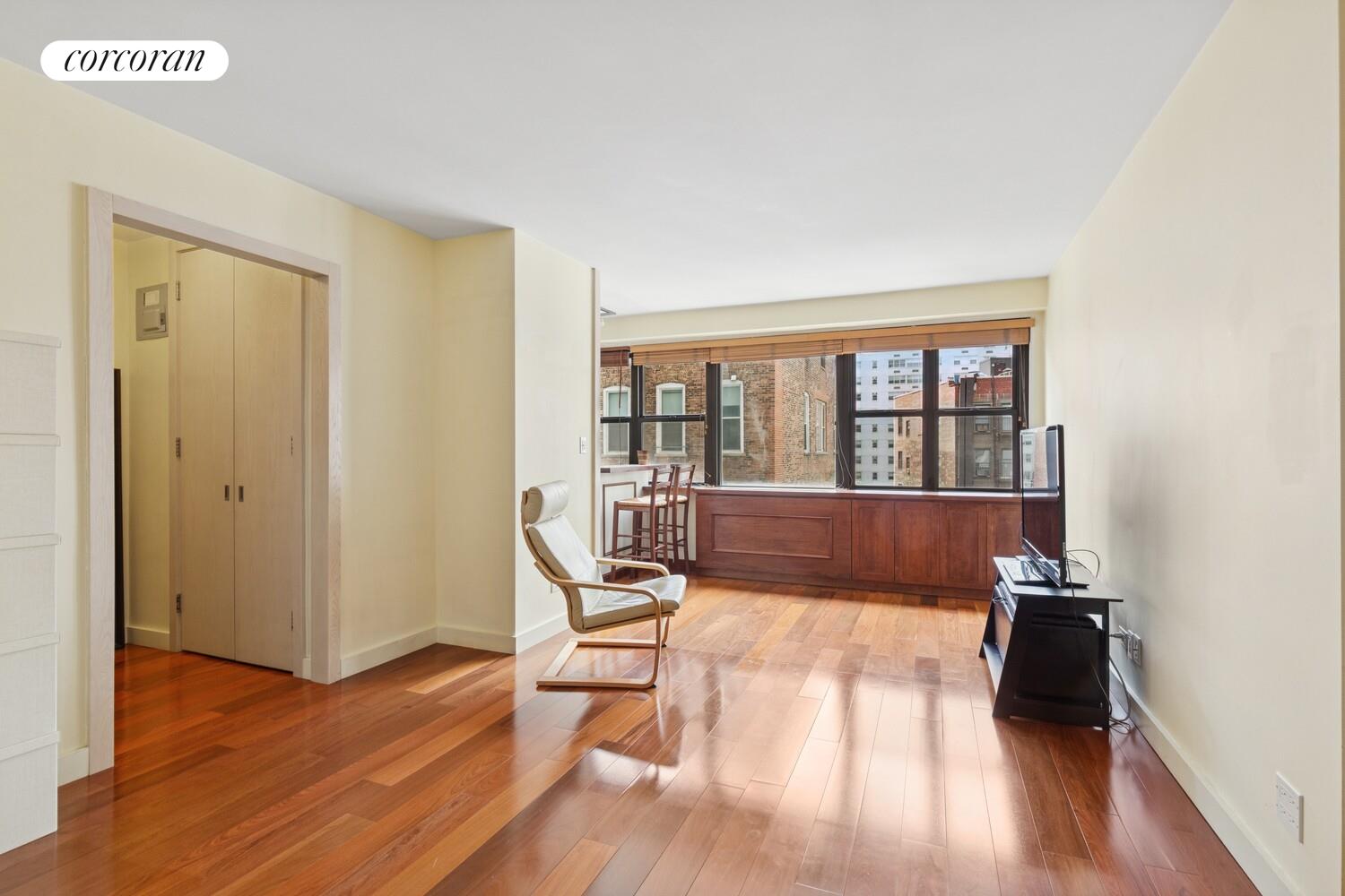 #1 photo, 115 E 9TH Street, 曼哈頓 东村区 East Village , NY 10003