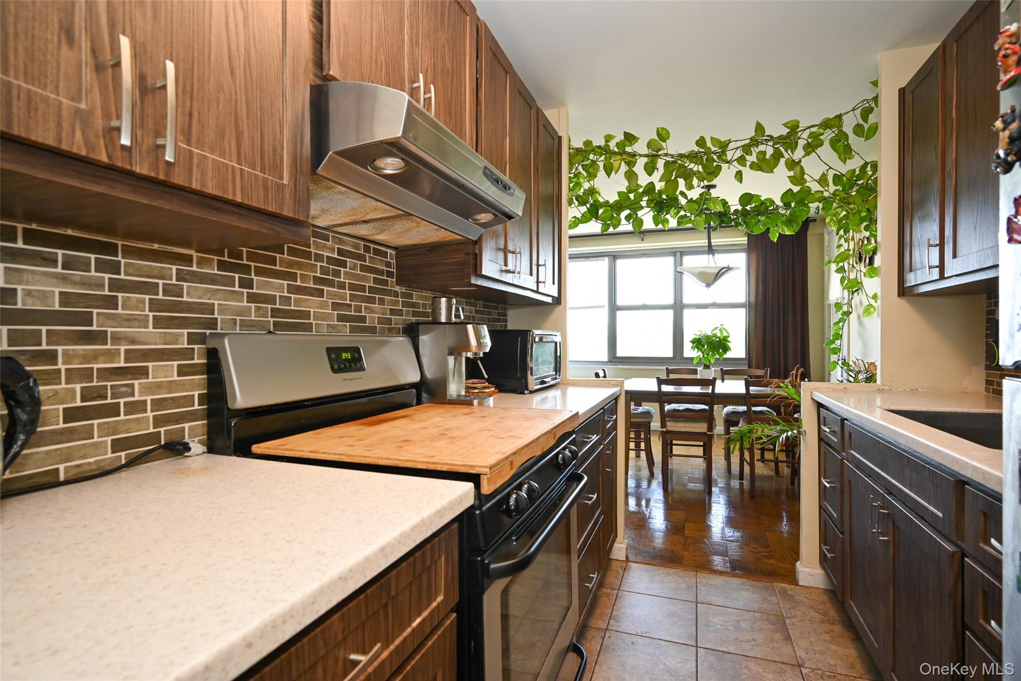 #12 photo, 61-20 Grand Central Parkway, クイーンズ区 Forest Hills , NY 11375