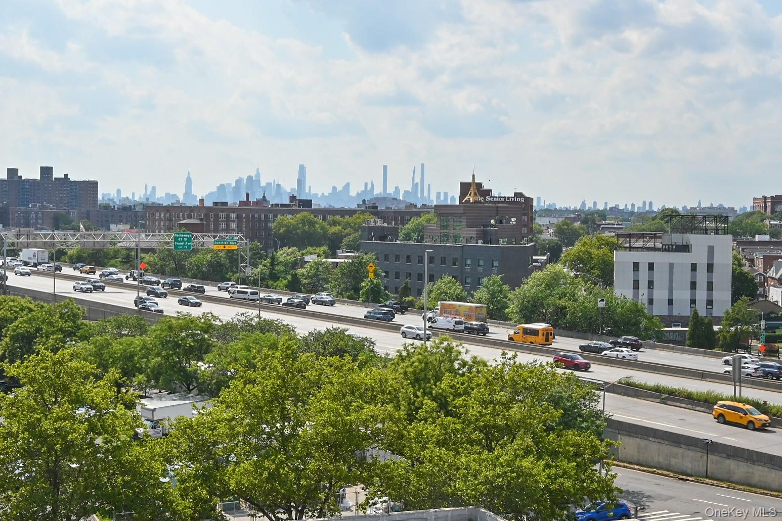 #18 photo, 61-20 Grand Central Parkway, クイーンズ区 Forest Hills , NY 11375