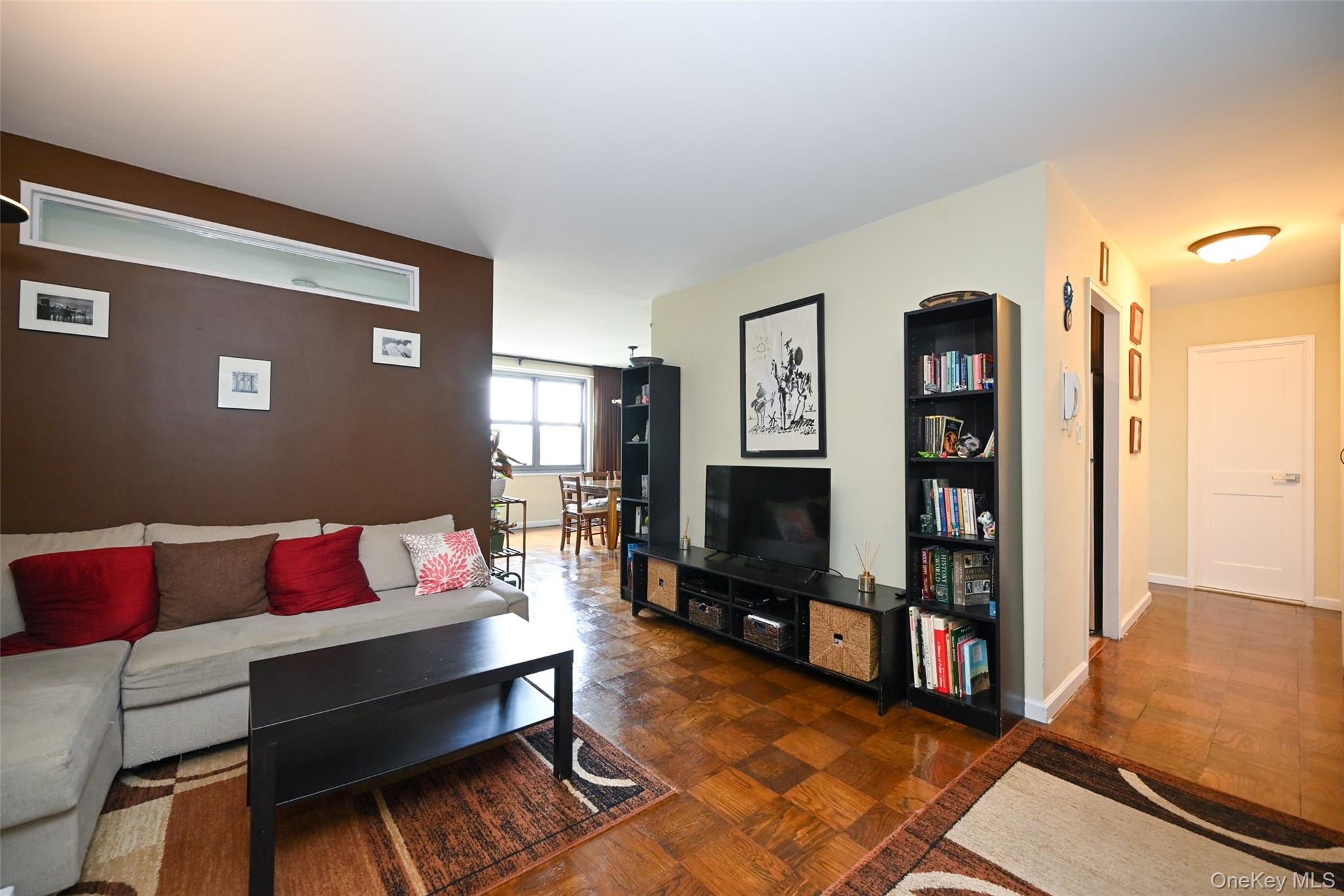 #6 photo, 61-20 Grand Central Parkway, クイーンズ区 Forest Hills , NY 11375