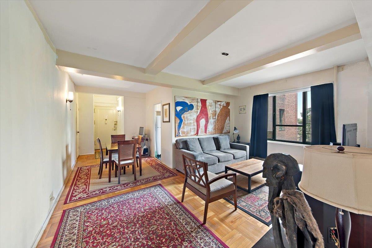 #1 photo, 2200 E Tremont Avenue, 布朗士 Bronx , NY 10462