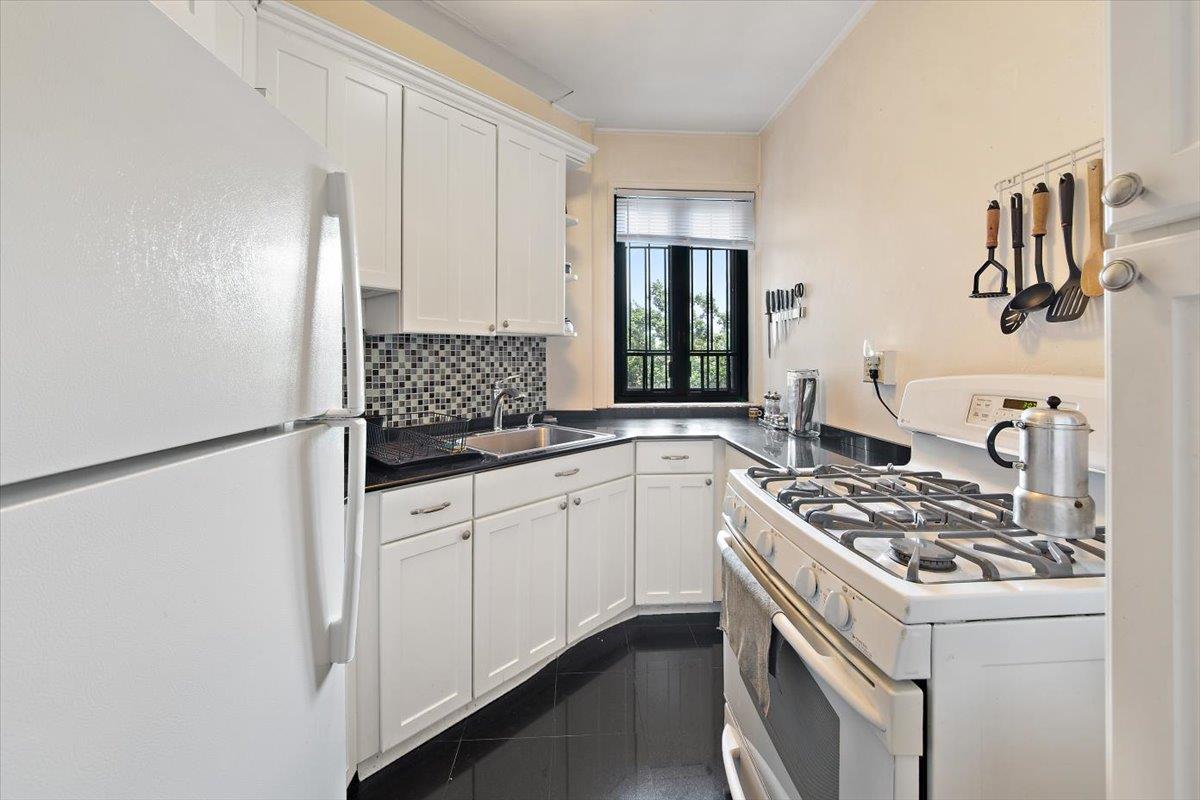 #3 photo, 2200 E Tremont Avenue, 布朗士 Bronx , NY 10462