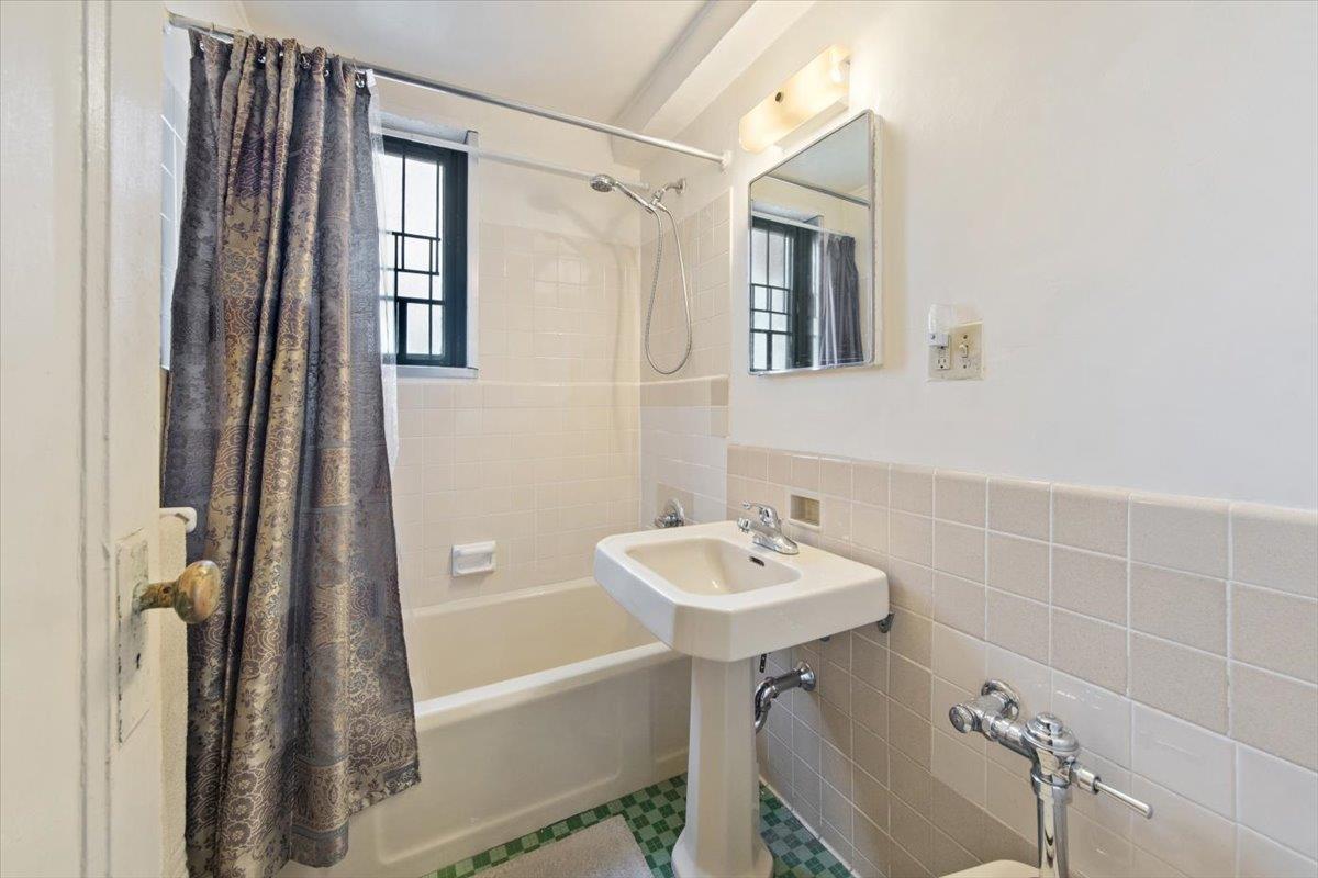 #5 photo, 2200 E Tremont Avenue, 布朗士 Bronx , NY 10462