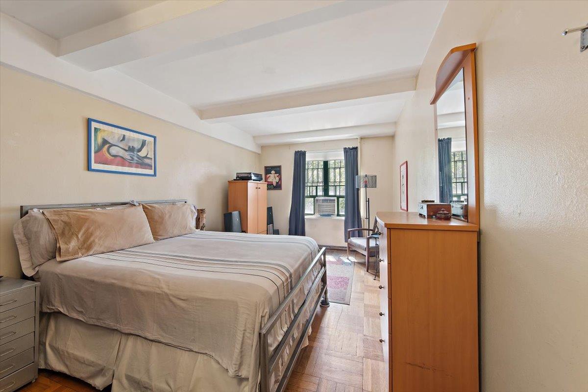 #9 photo, 2200 E Tremont Avenue, 布朗士 Bronx , NY 10462