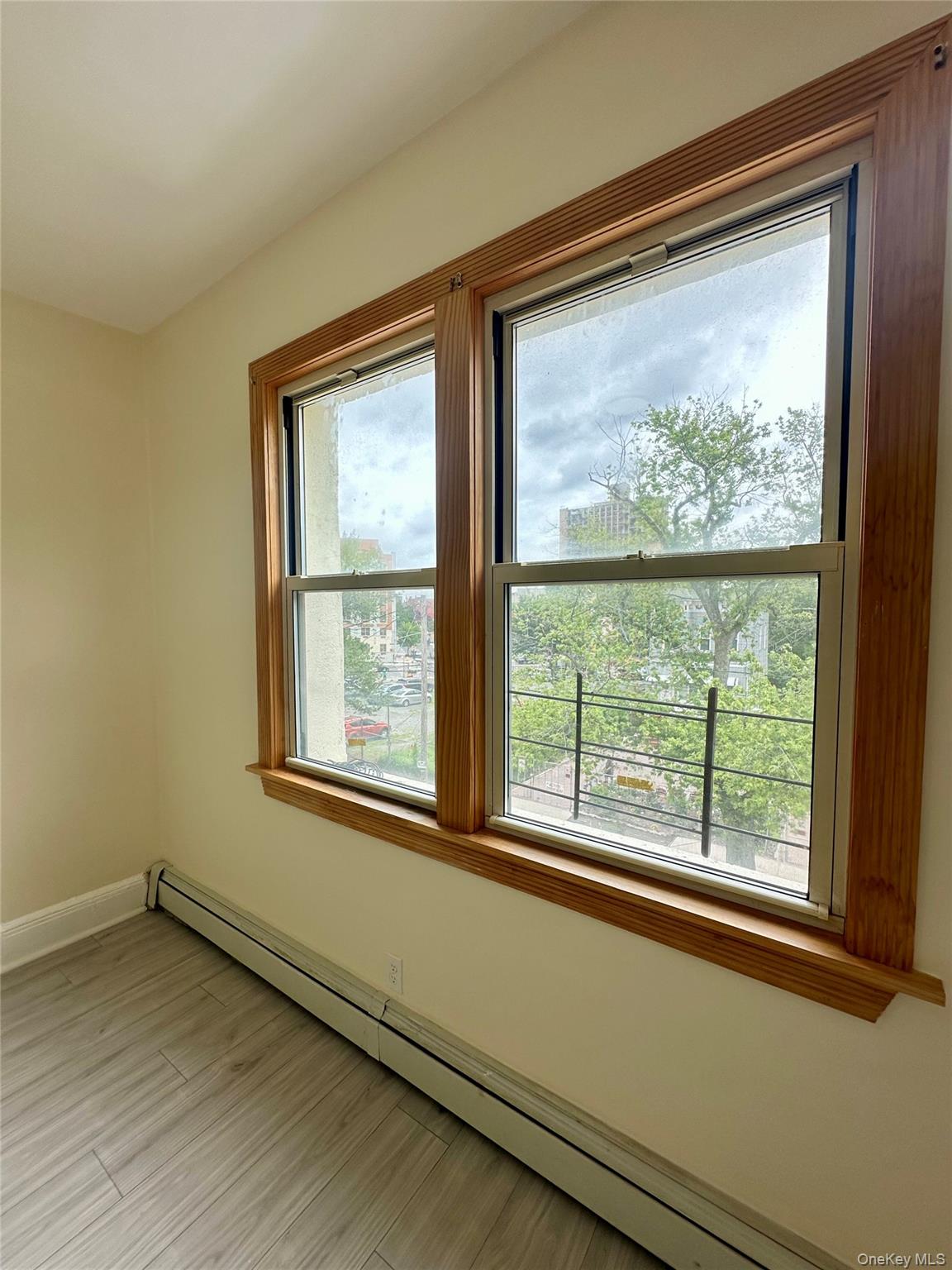 #5 photo, 1989 Cruger Avenue, برونكس Bronx , NY 10462