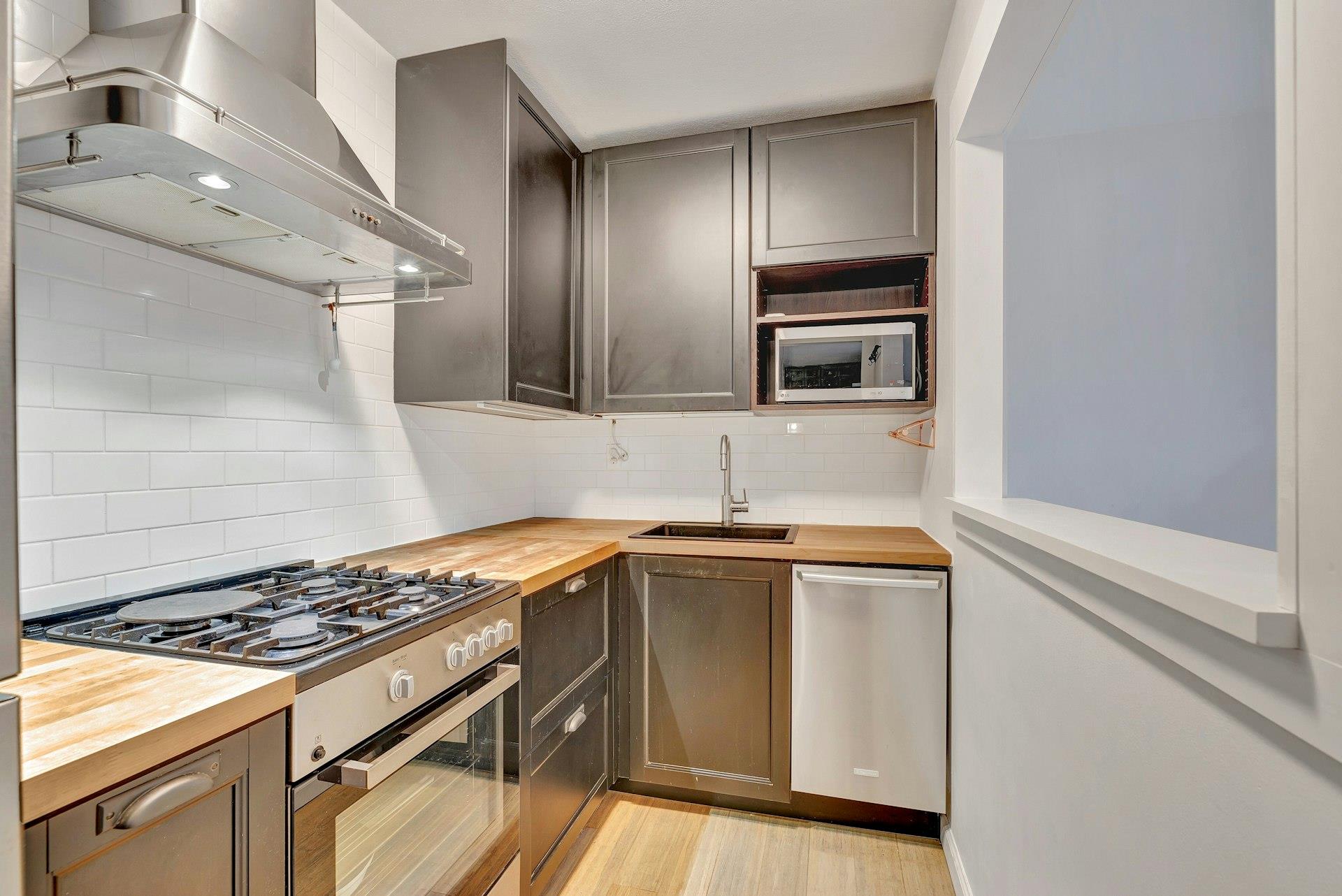 #1 photo, 460 Old Town Road, Port Jefferson Station , NY 11776