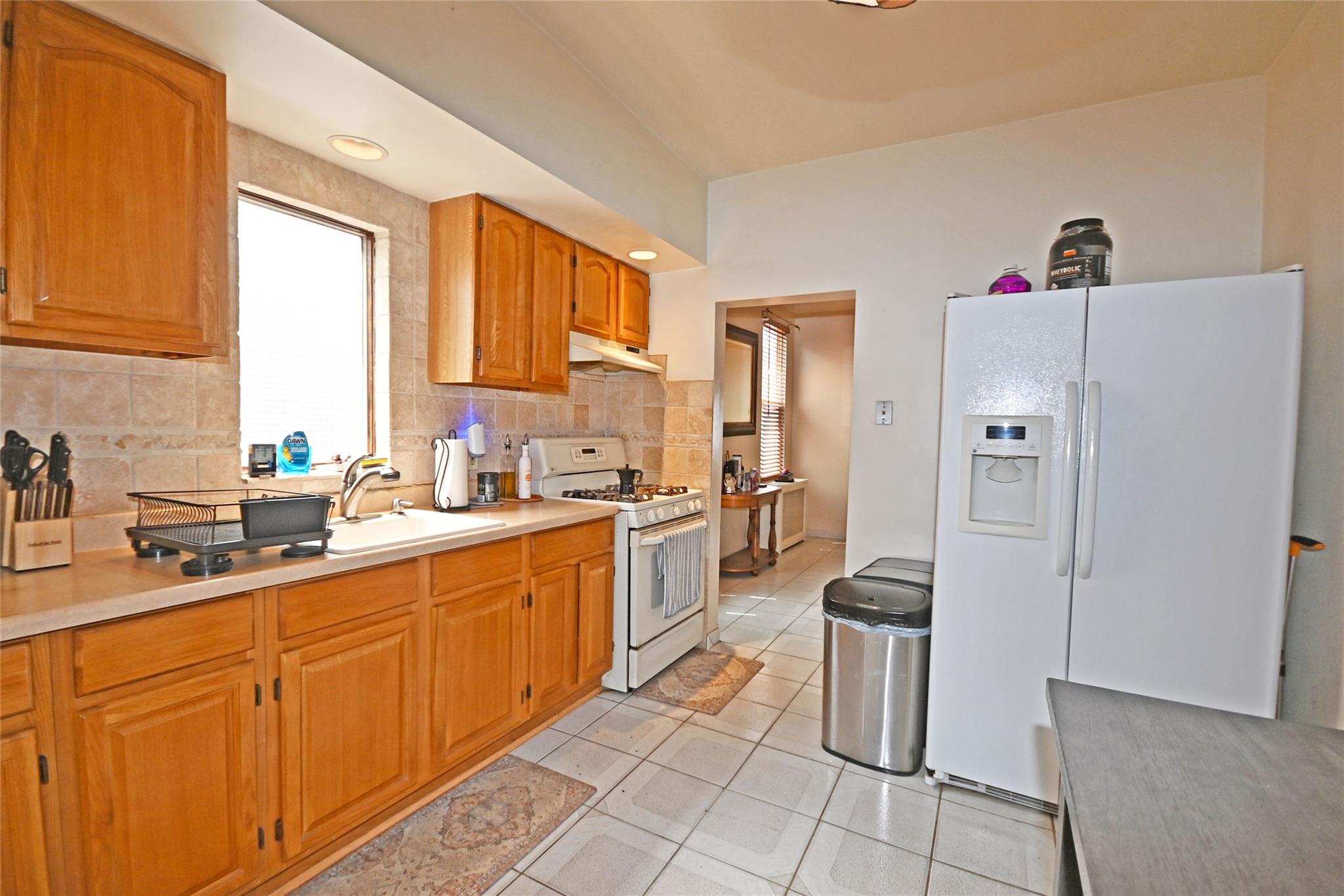 #9 photo, 7823 85th Street, クイーンズ区 Glendale , NY 11385