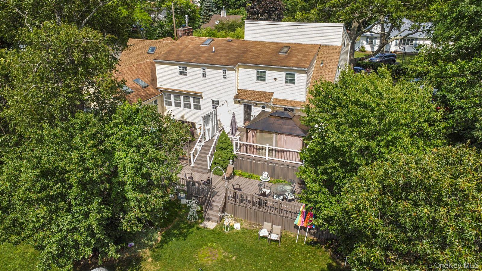 #1 photo, 7 Junior Drive, サフォーク郡 Ronkonkoma , NY 11779