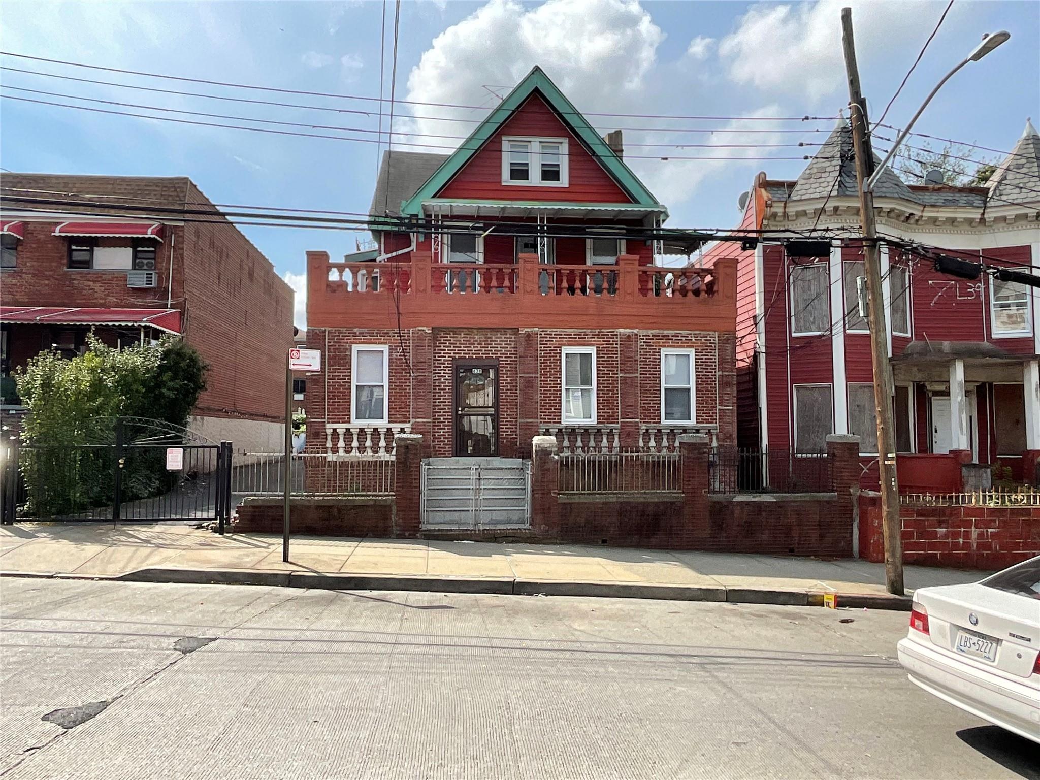 #1 photo, 638 E 227th Street, Bronx , NY 10466