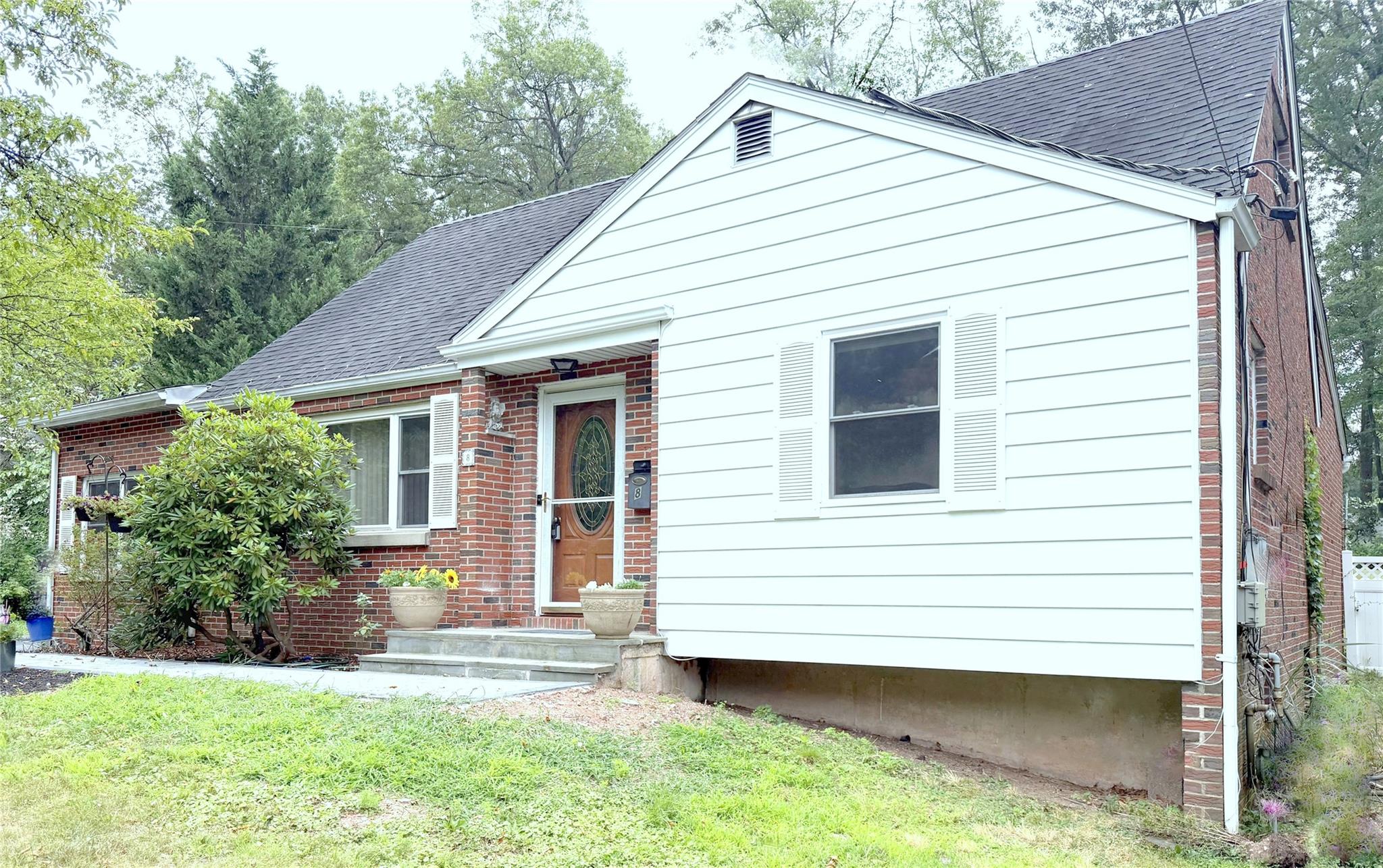 #1 photo, 8 Windmill Lane, New City , NY 10956