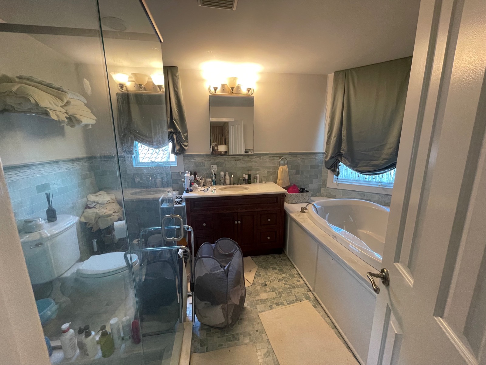 #18 photo, 10-16 157th St, Whitestone , NY 11357