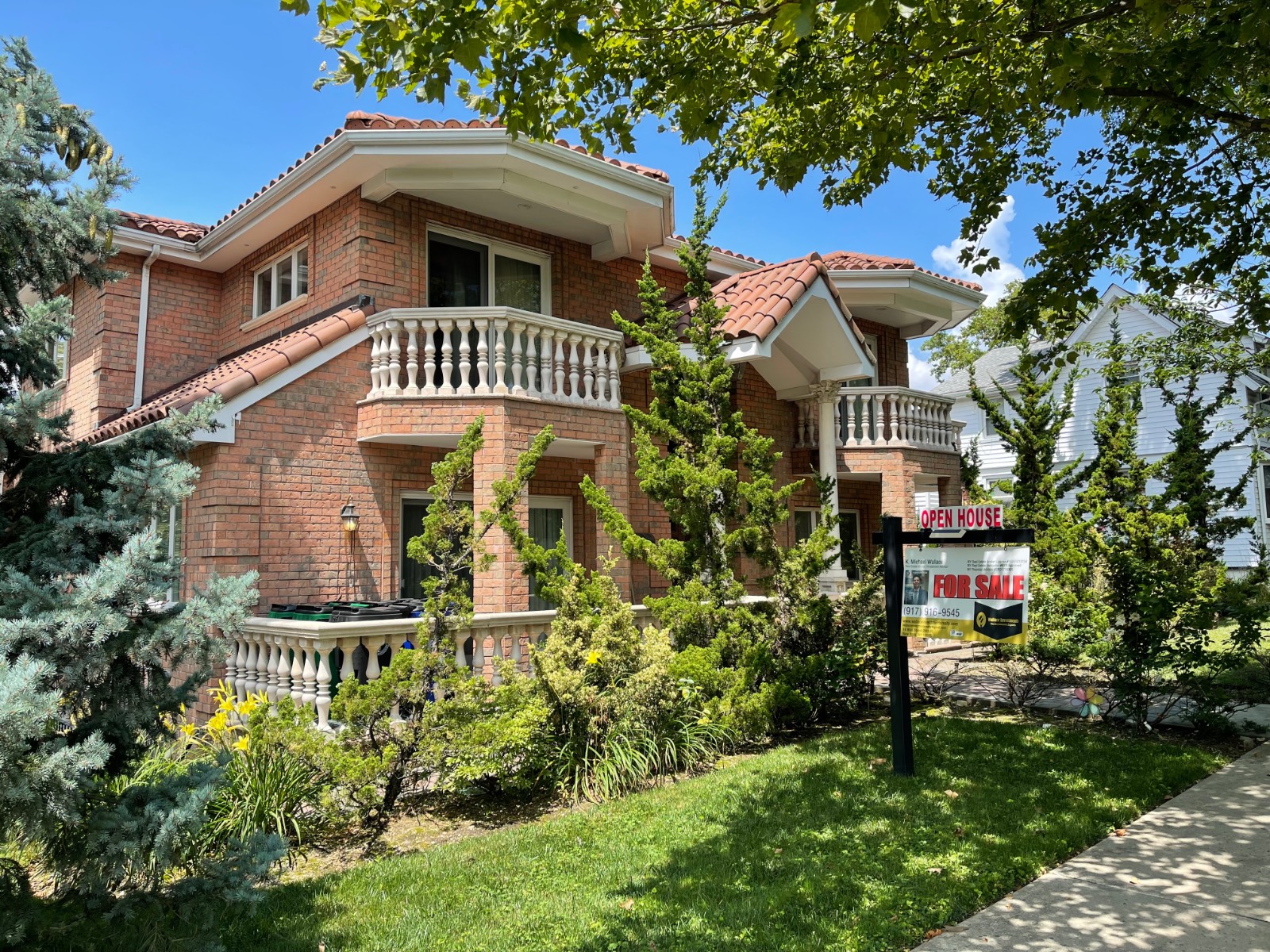 #2 photo, 10-16 157th St, Whitestone , NY 11357