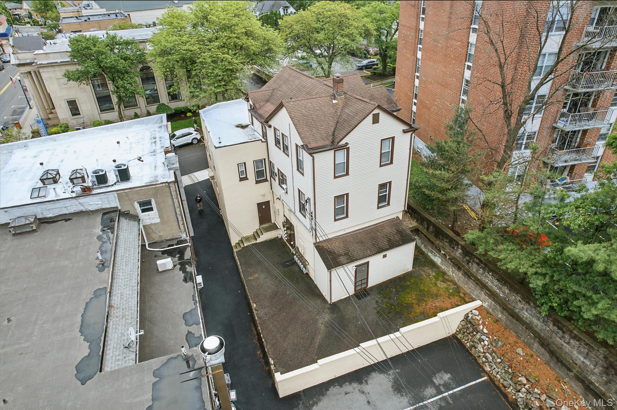 #7 photo, 33 Park Avenue, Suffern , NY 10901