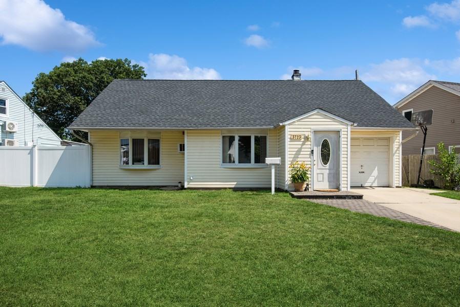 #2 photo, 3723 Fiddler Lane, Bethpage , NY 11714