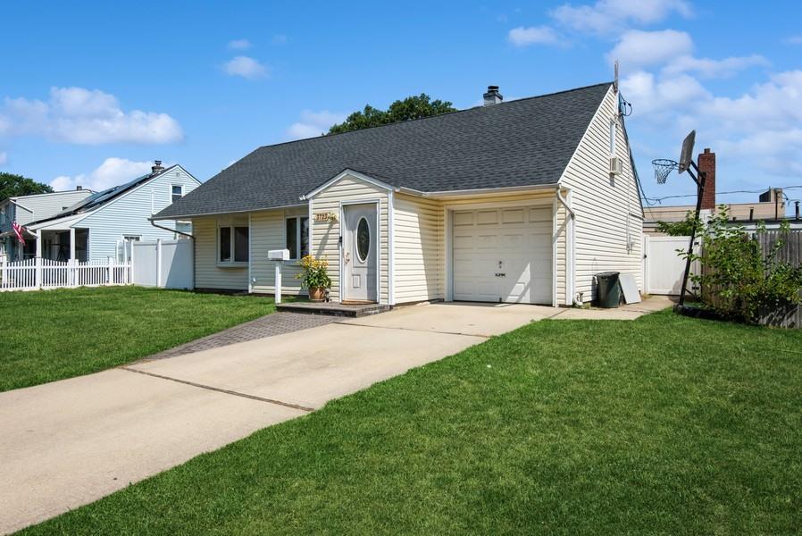 #6 photo, 3723 Fiddler Lane, Bethpage , NY 11714