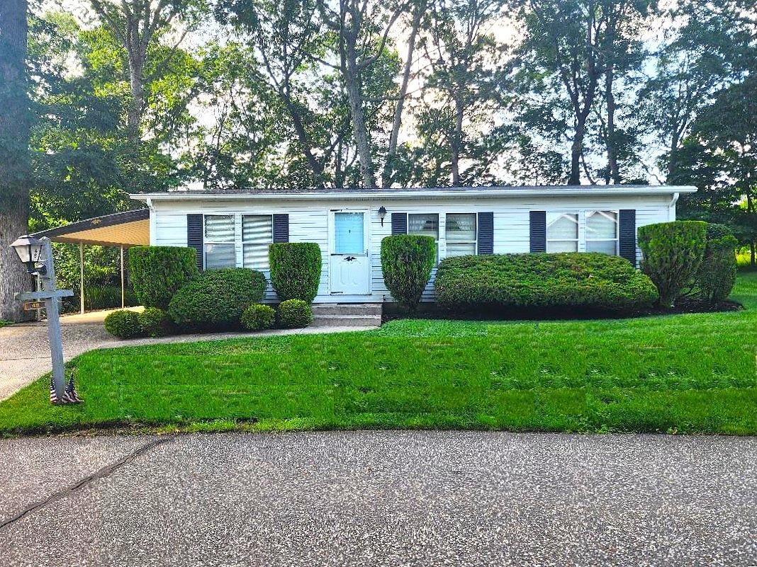 #1 photo, 1407 Middle Road, Calverton , NY 11933