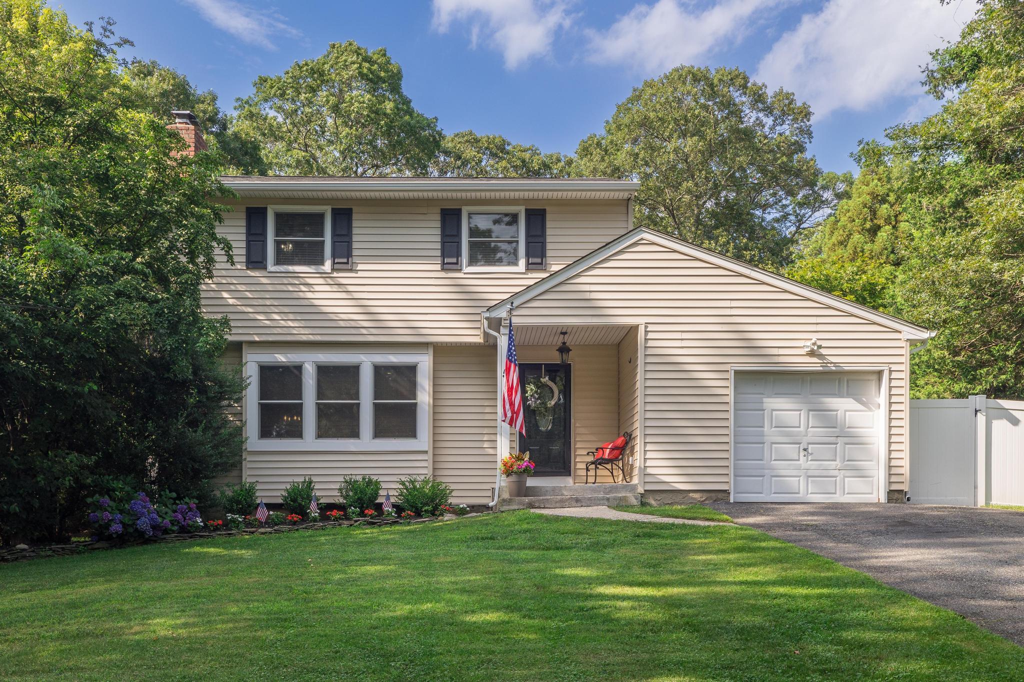 #1 photo, 5 Monett Place, Greenlawn , NY 11740