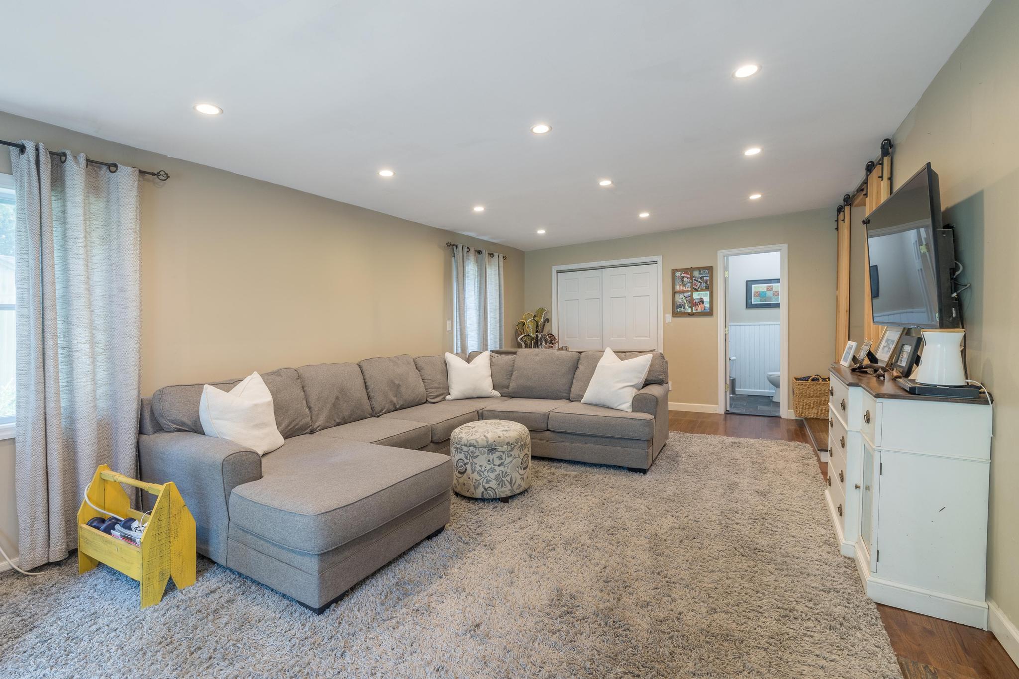 #13 photo, 5 Monett Place, 東長島 Greenlawn , NY 11740