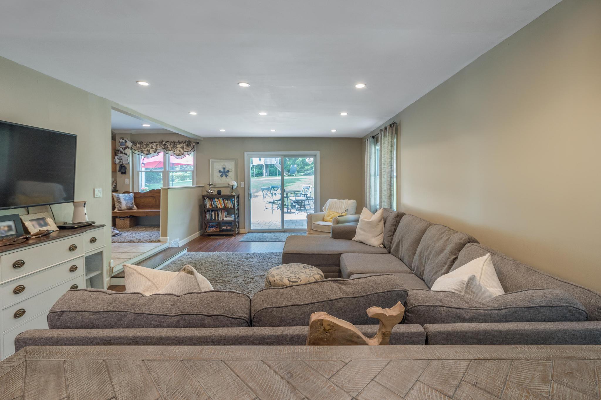 #14 photo, 5 Monett Place, 東長島 Greenlawn , NY 11740